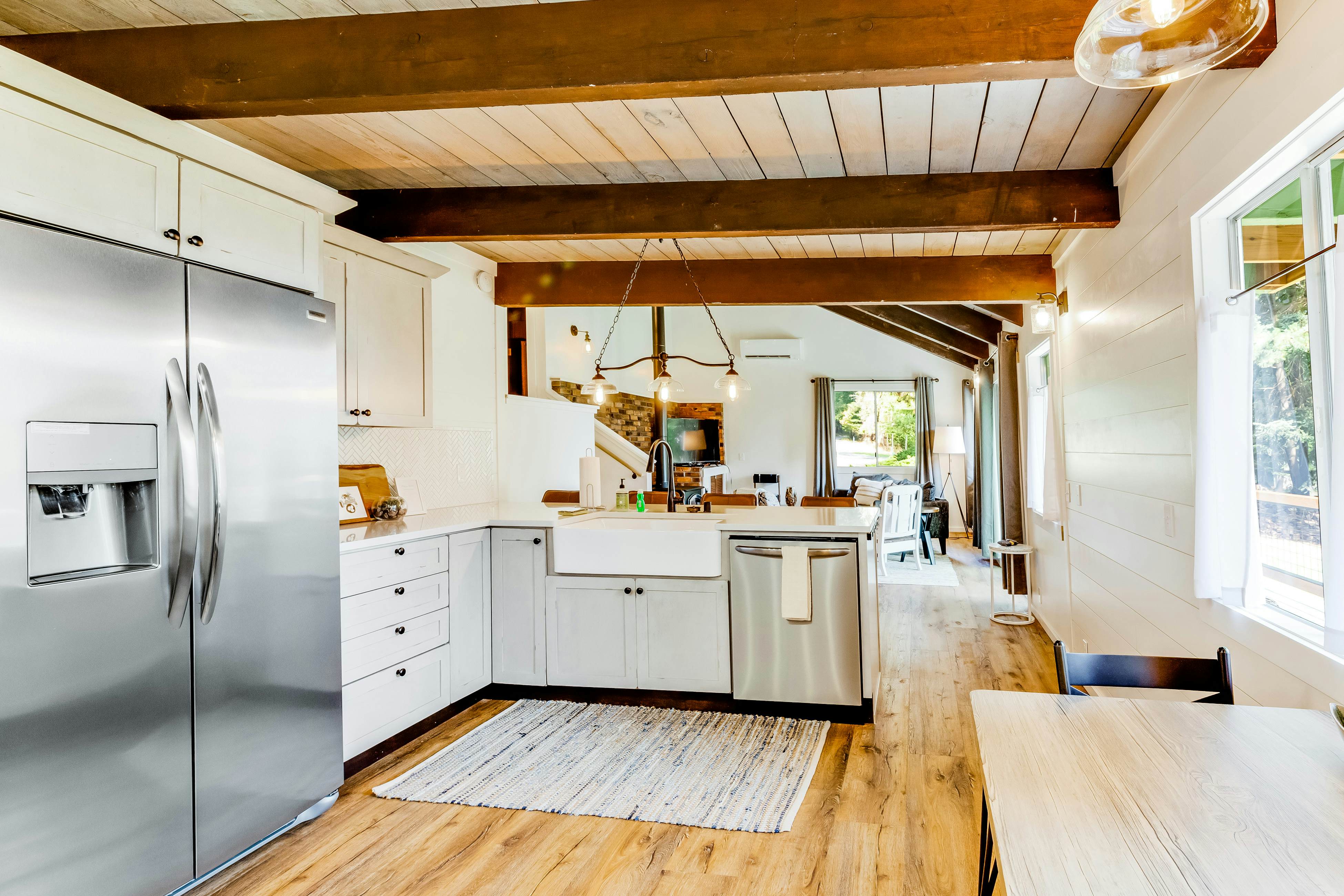 Tall Cedars Cabin By The Water