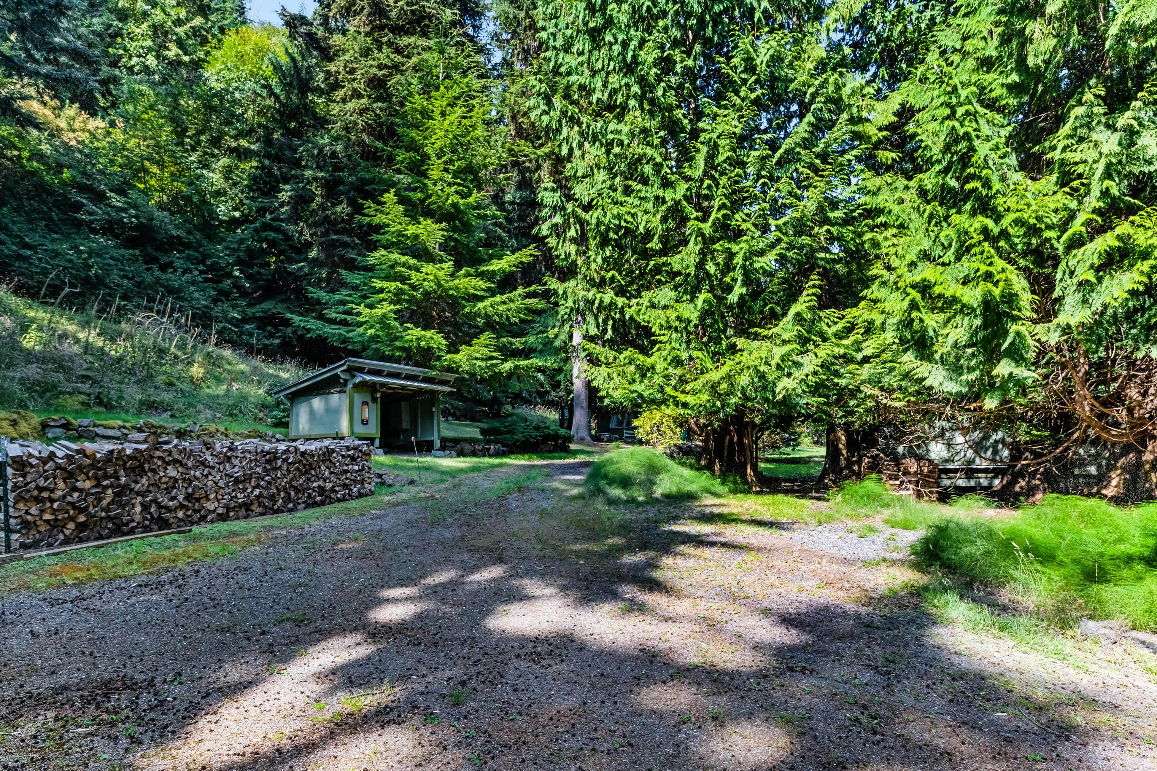 Tall Cedars Cabin By The Water