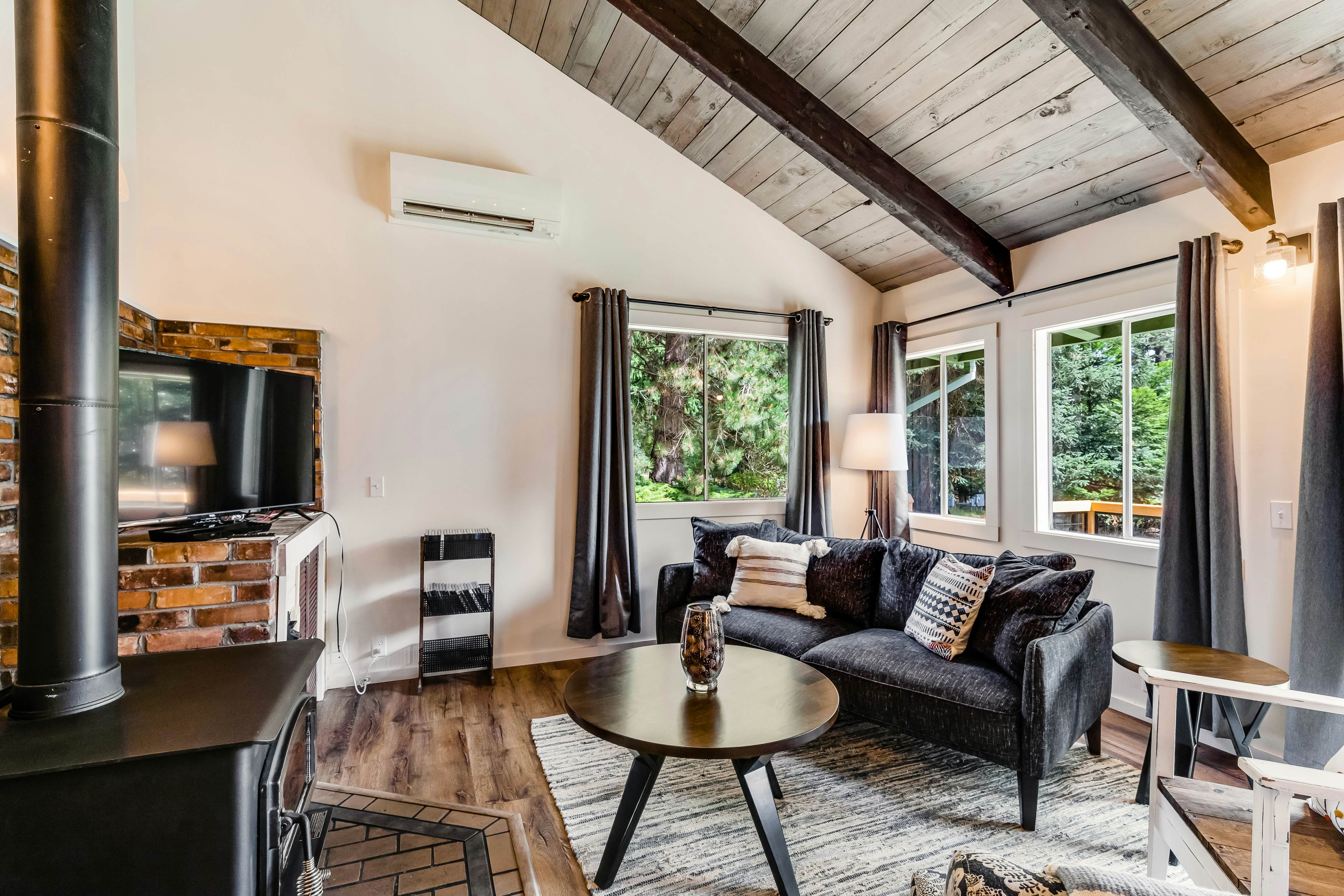 Tall Cedars Cabin By The Water