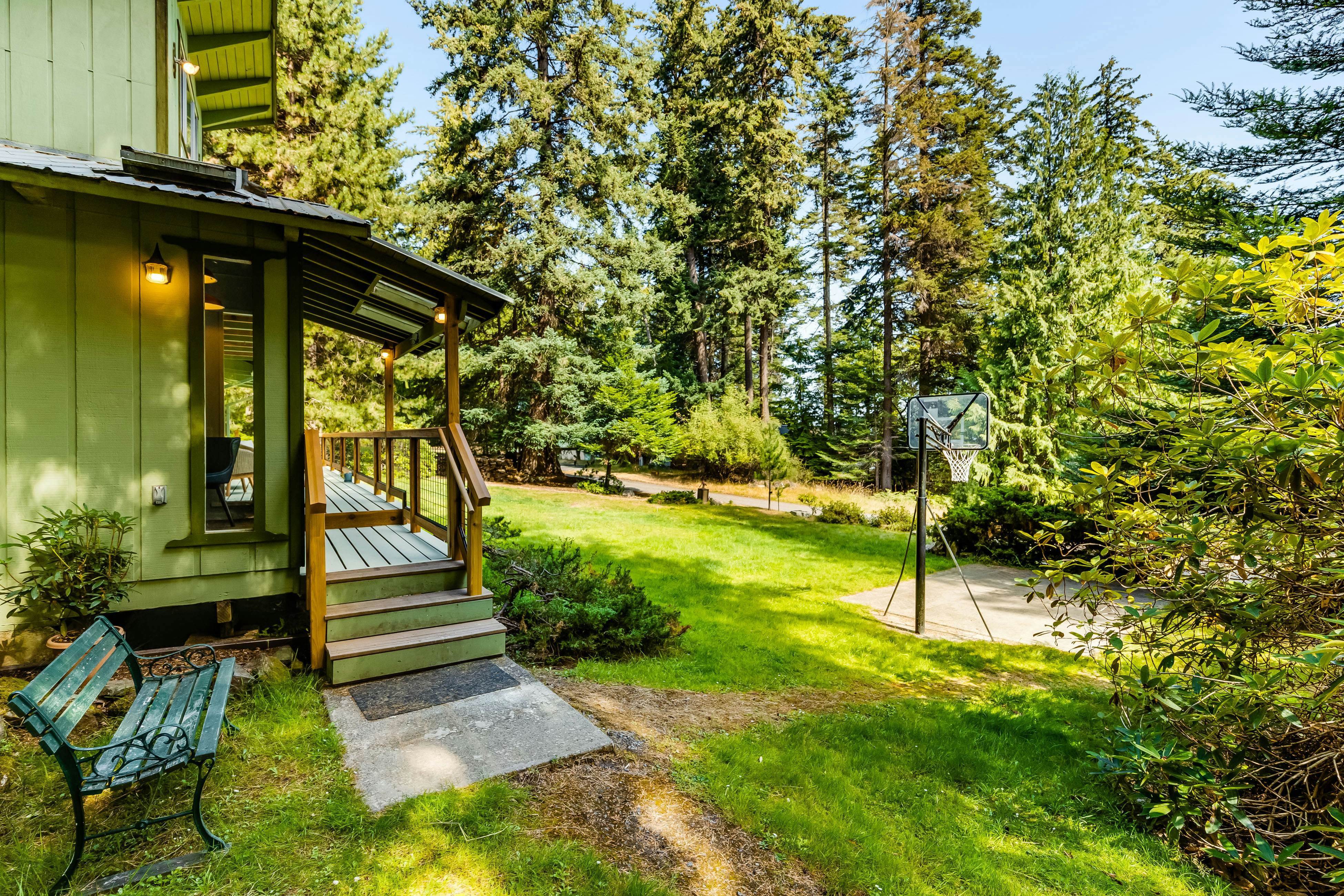 Tall Cedars Cabin By The Water