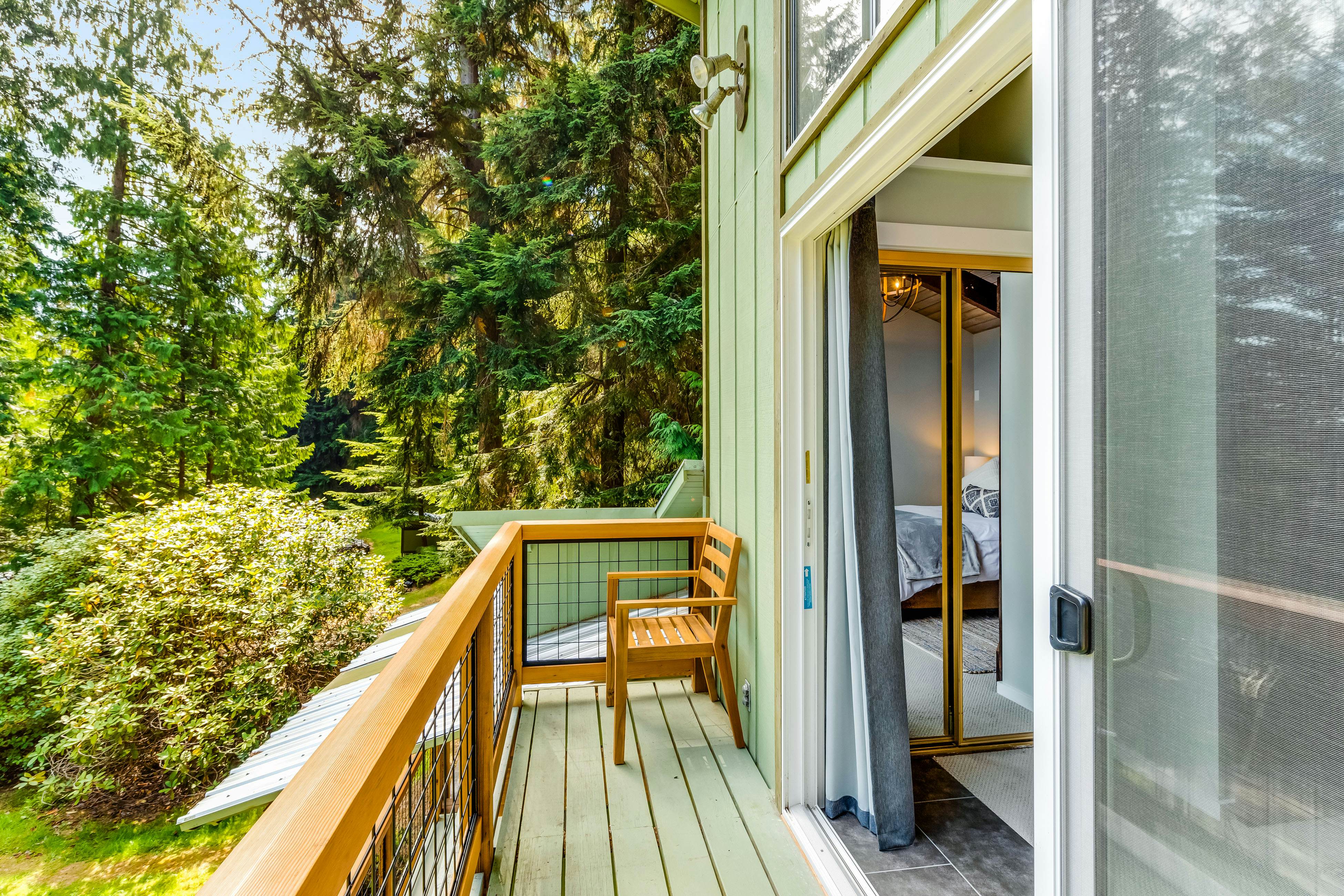 Tall Cedars Cabin By The Water