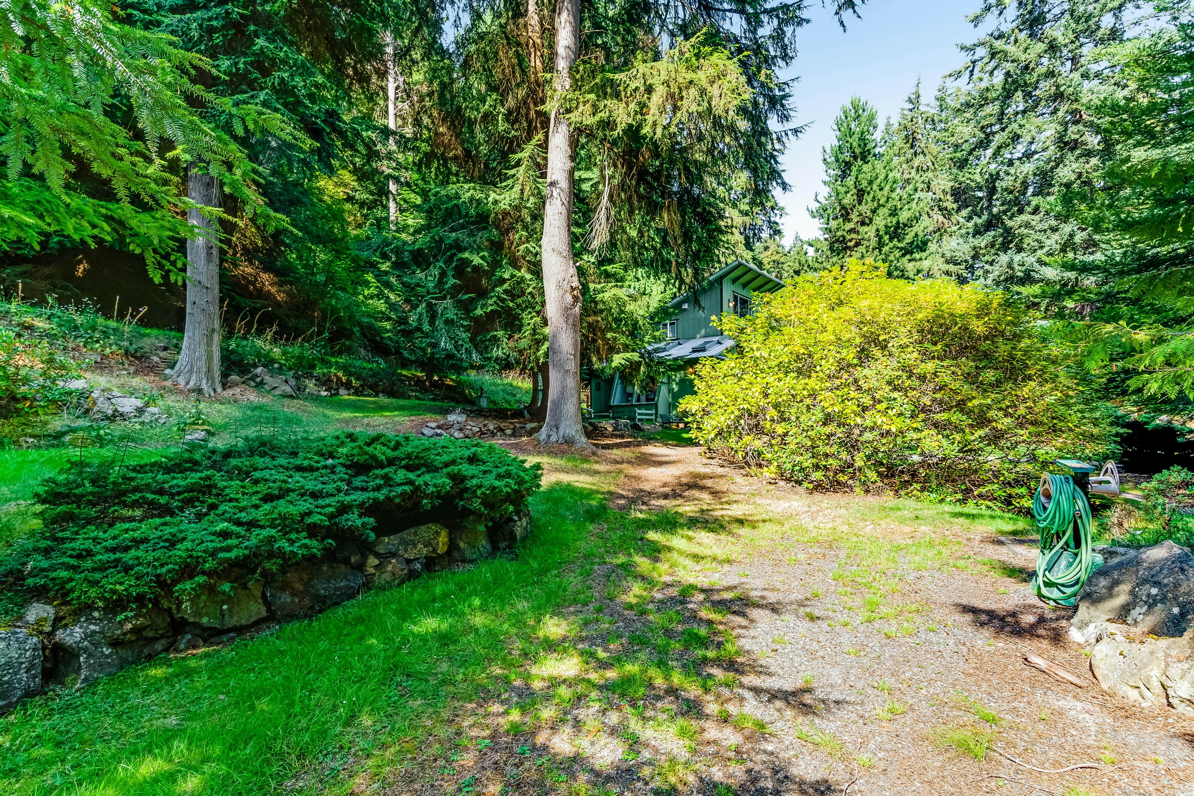 Tall Cedars Cabin By The Water