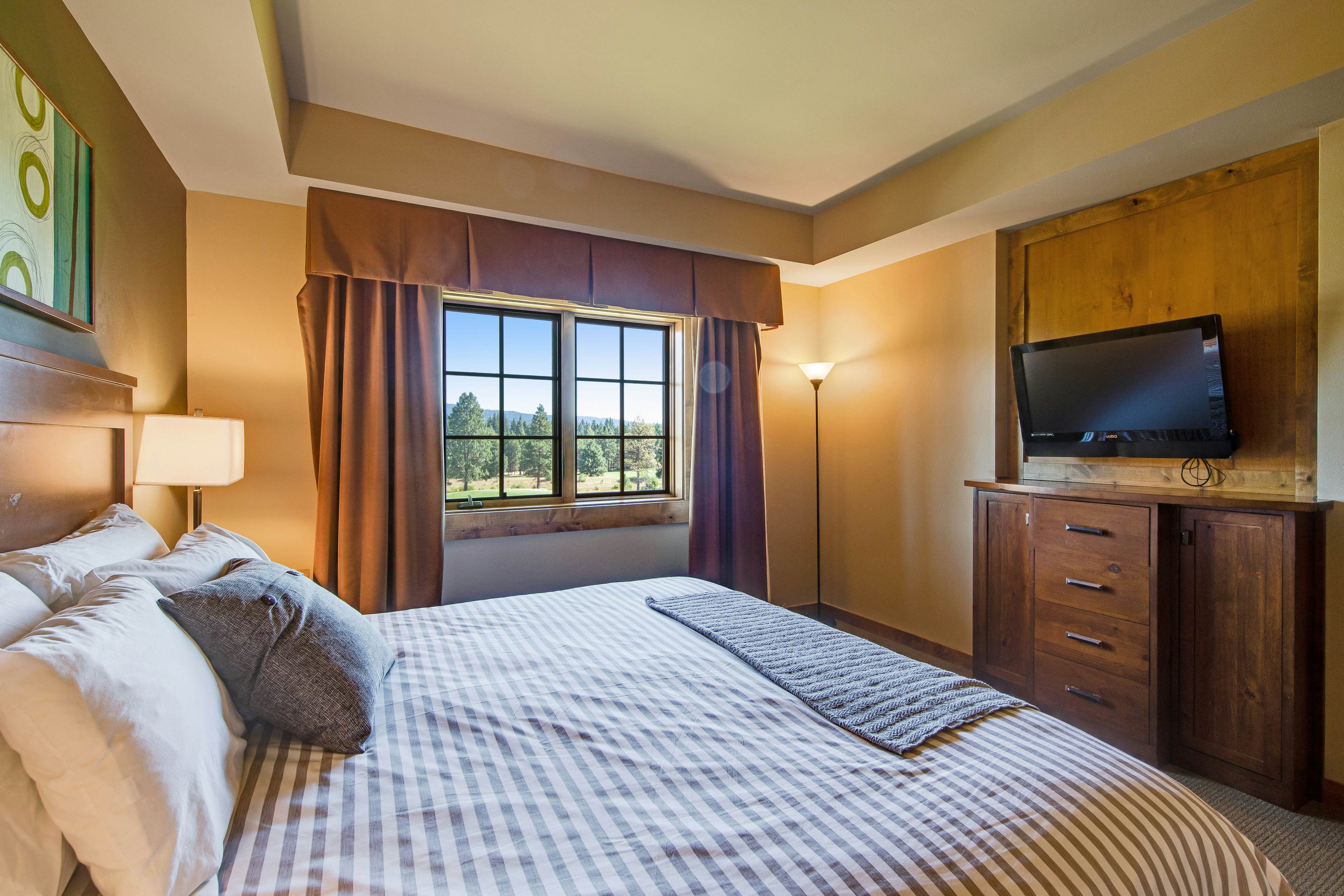 Trailhead Lodge #302