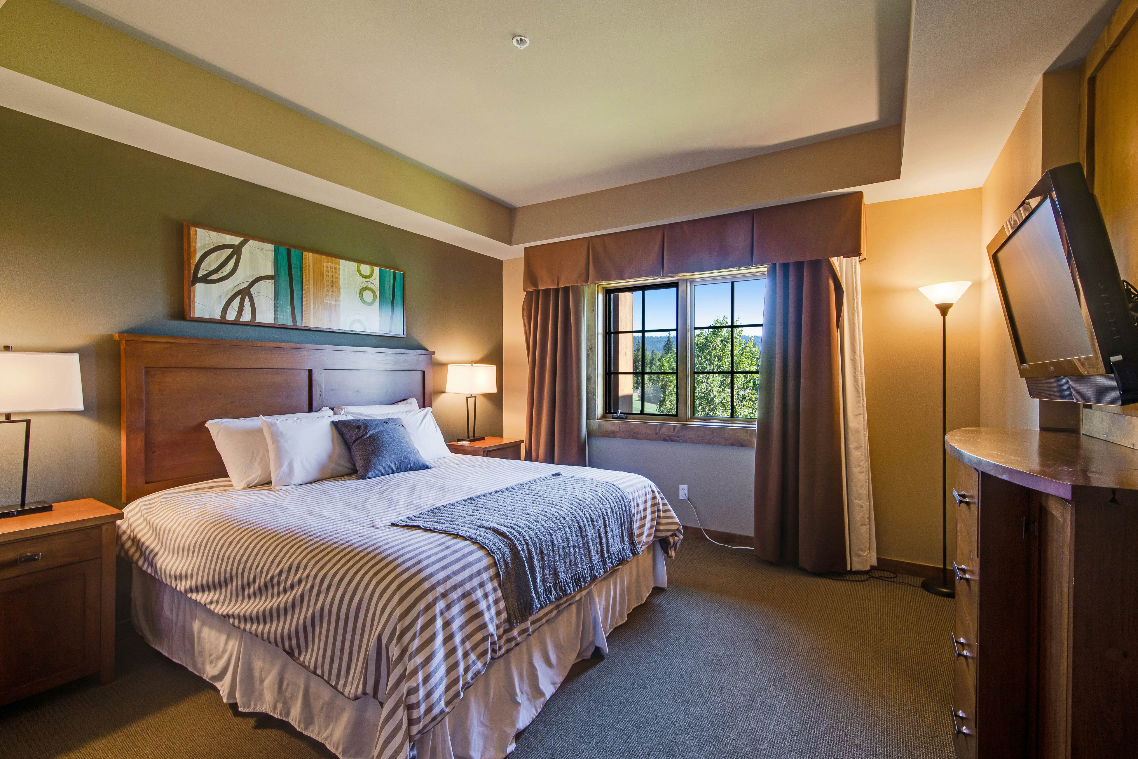 Trailhead Lodge #302