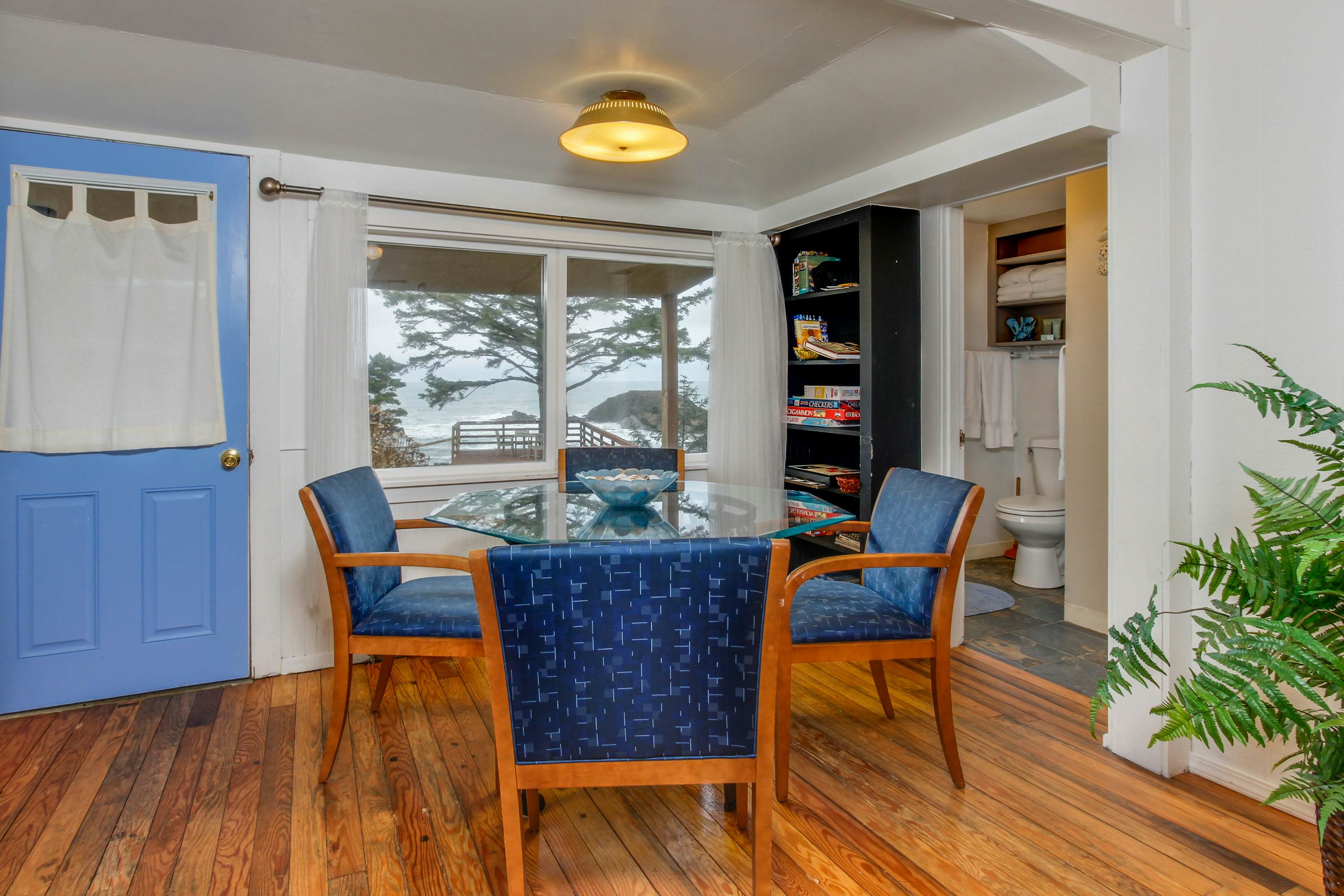 Pirate Cove Cottage 2 2 BD Vacation Rental in Depoe Bay, OR Vacasa