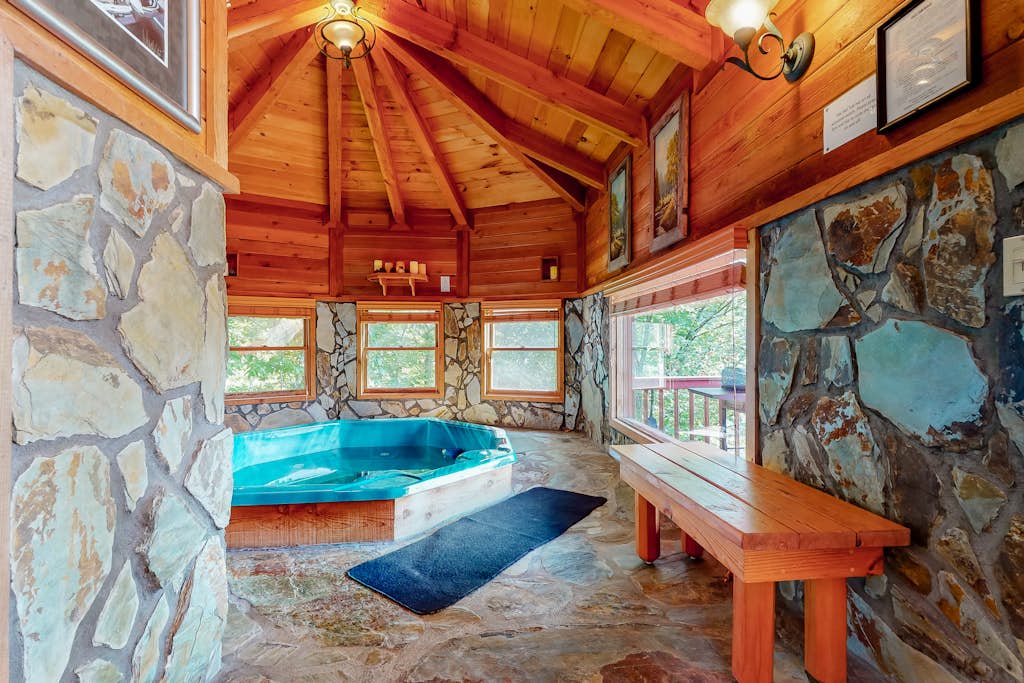 Twin Peaks 2/Malu | 1 Bed Blue Ridge, GA Cabin | Vacasa