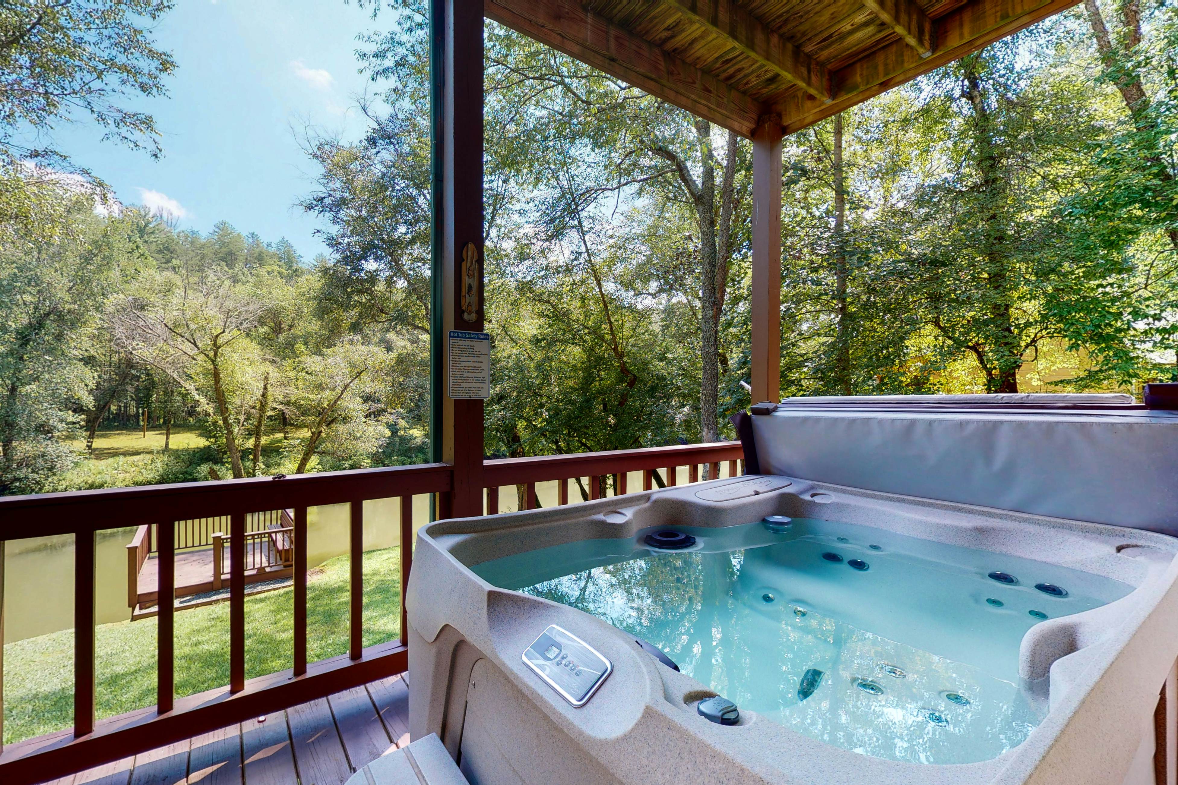 Toccoa River Cabin Rentals in North Vacasa