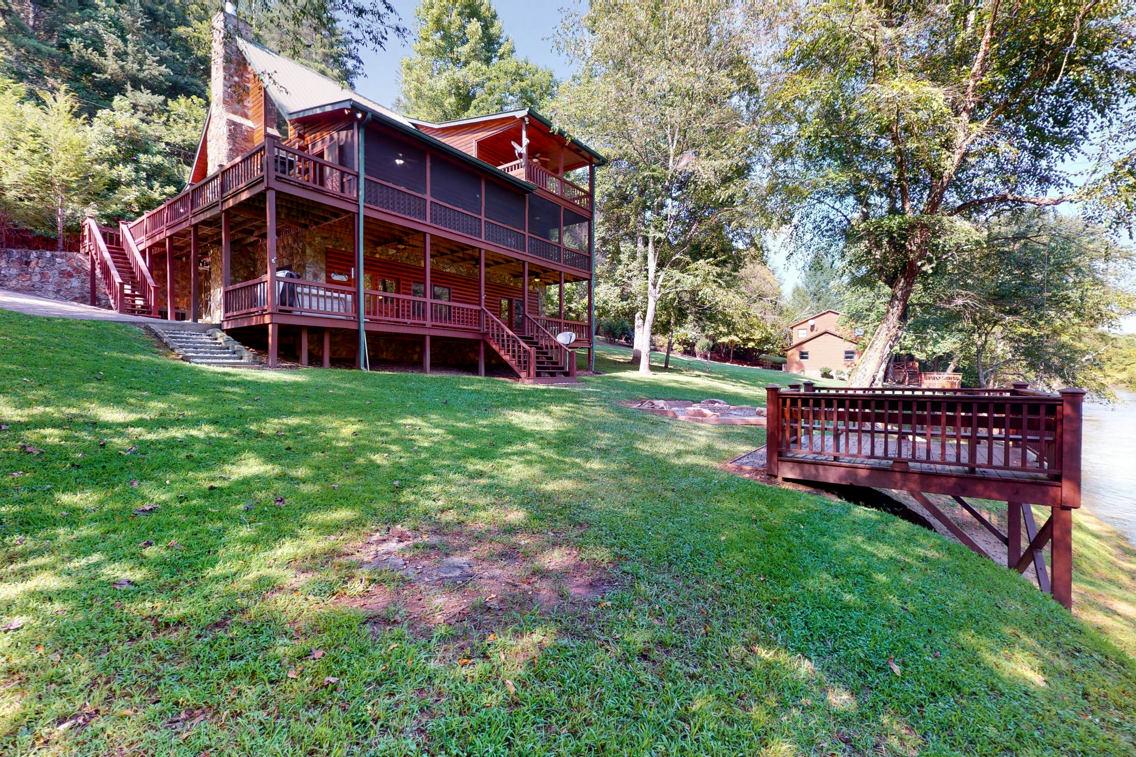 River Escape On The Toccoa River 4 BD Mineral Bluff, GA Vacation