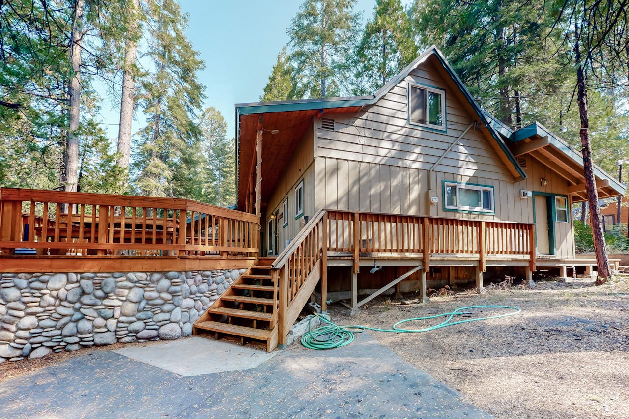 Williams Cabin 3 BD Vacation Rental in Shaver Lake, CA Vacasa
