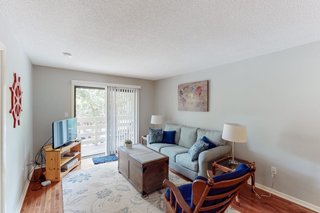 Comfy home w/full kitchen/private balcony/shared pool & hot tubs - near beaches — Hilton Head, SC — vacation rental