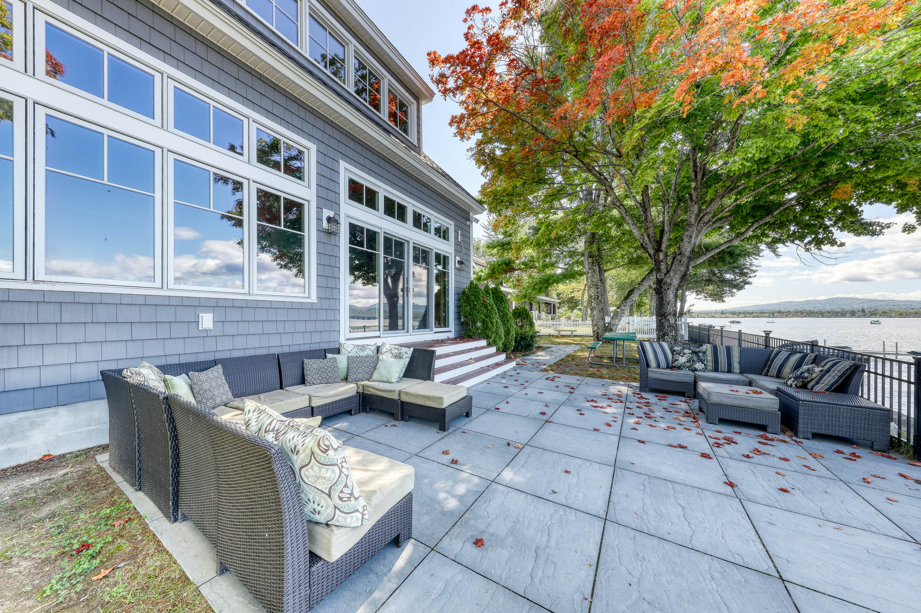 Long Sands Lakefront Home