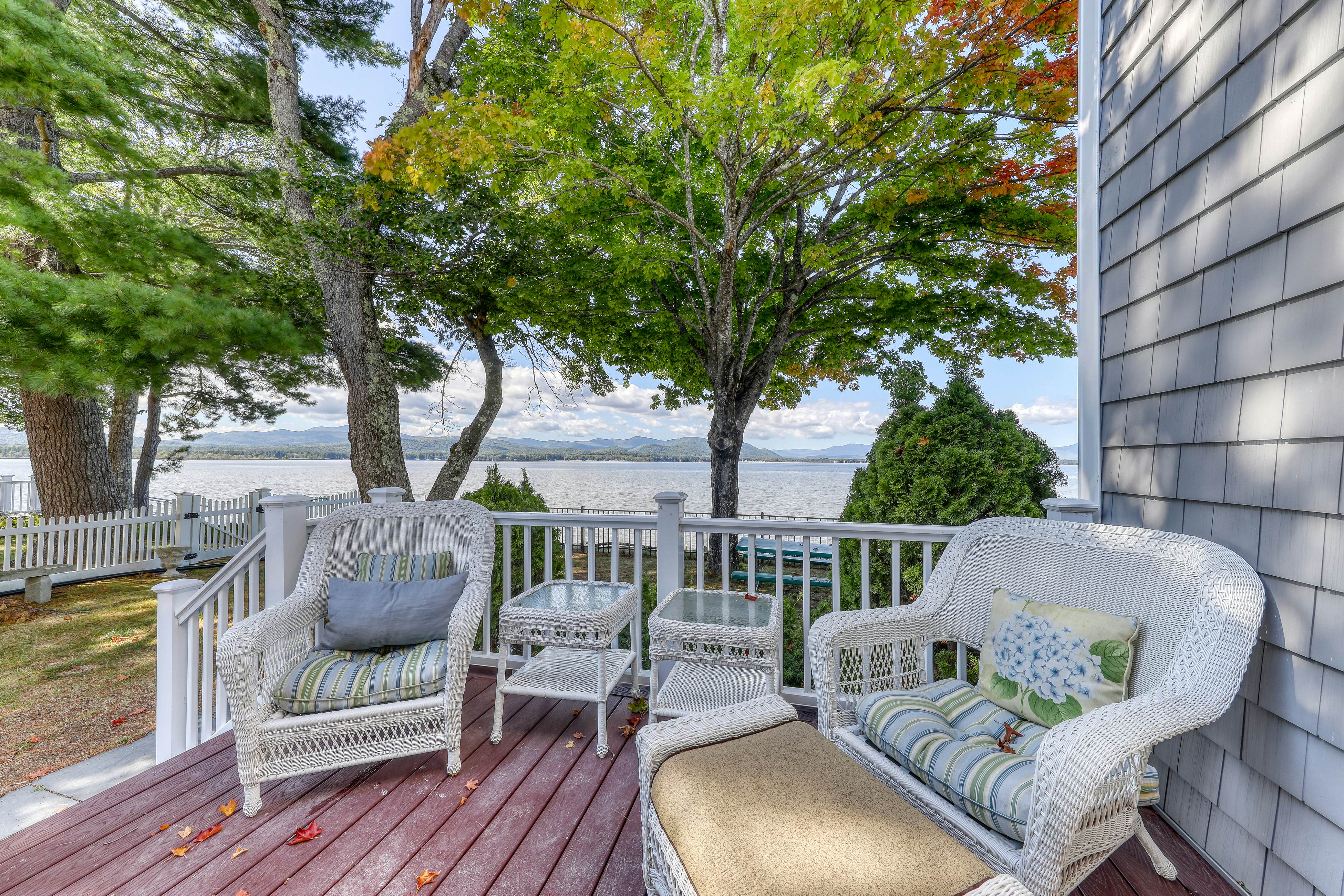 Long Sands Lakefront Home