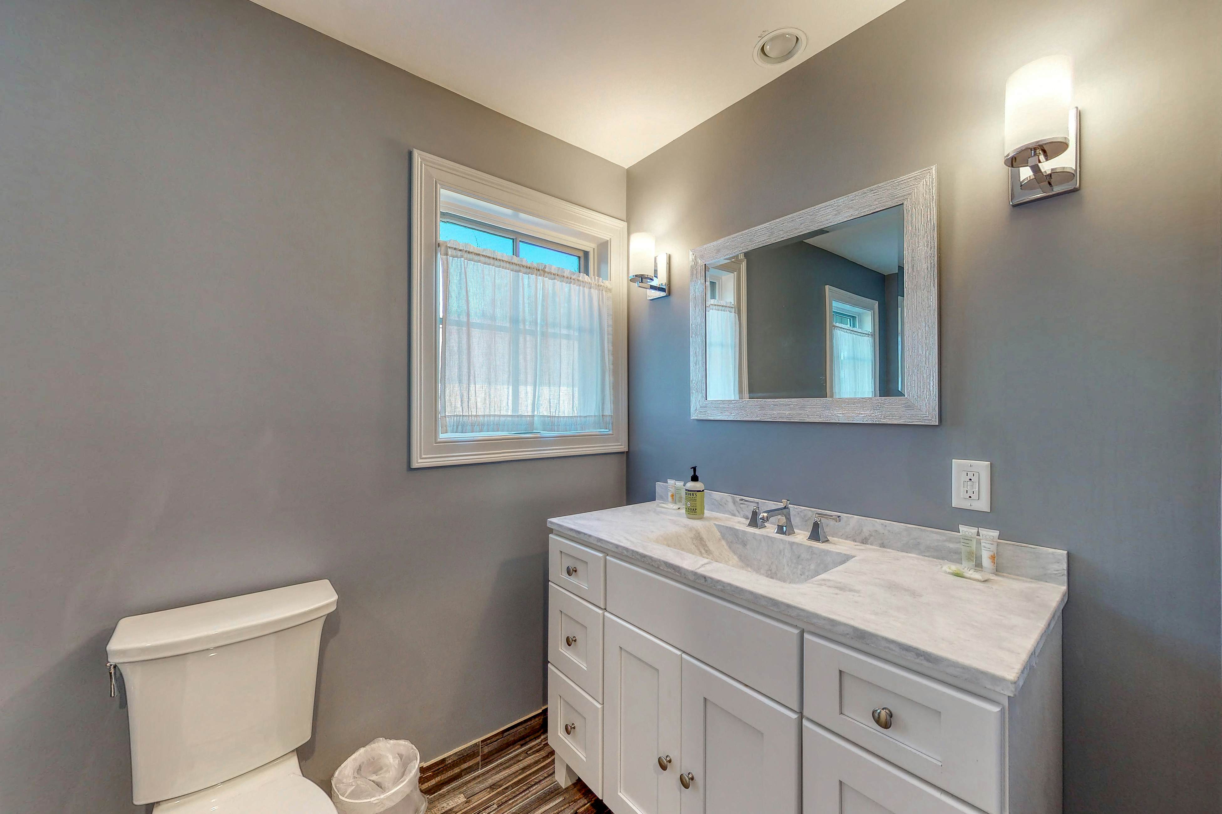 Long Sands Lakefront Home