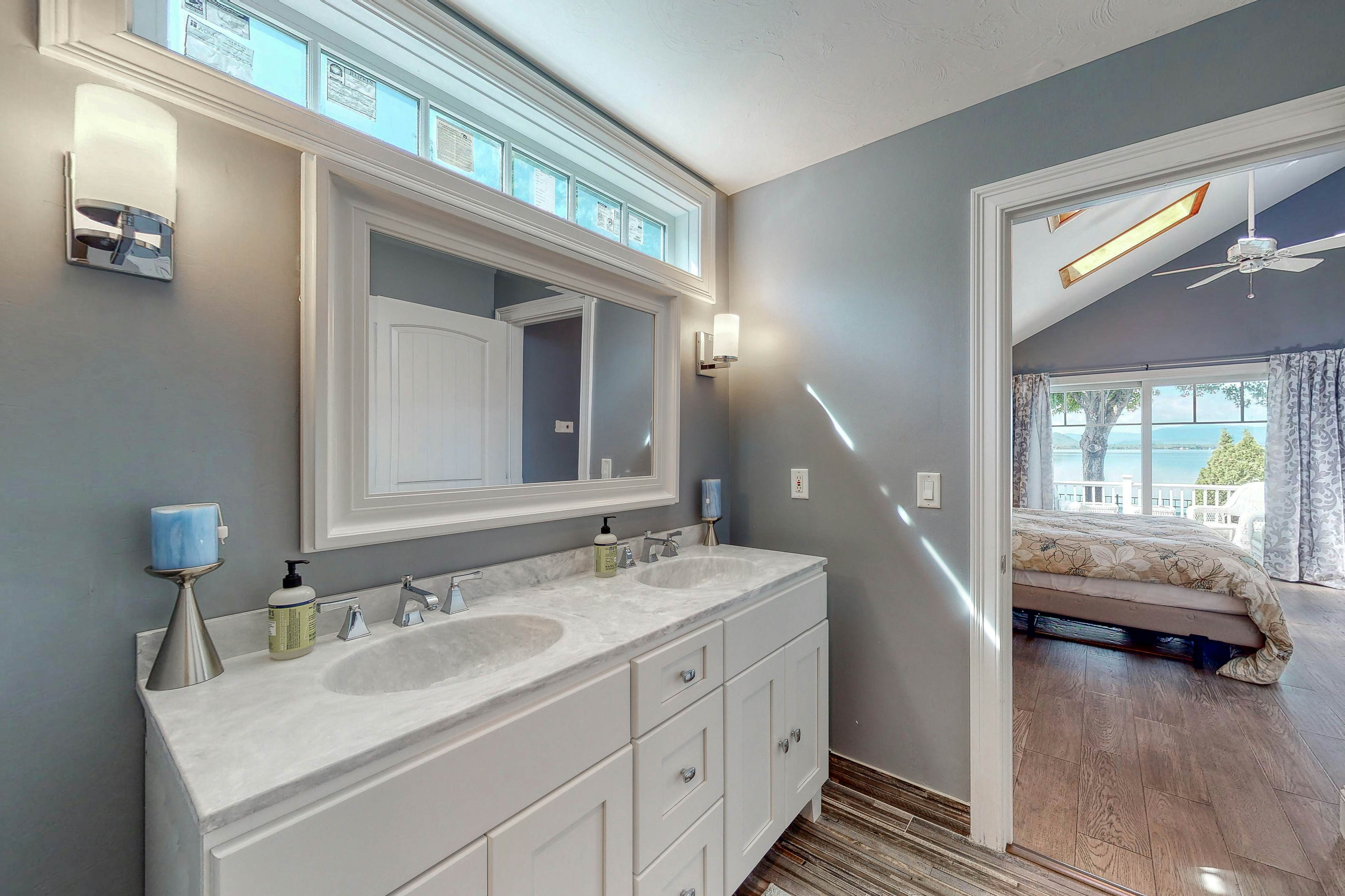 Long Sands Lakefront Home