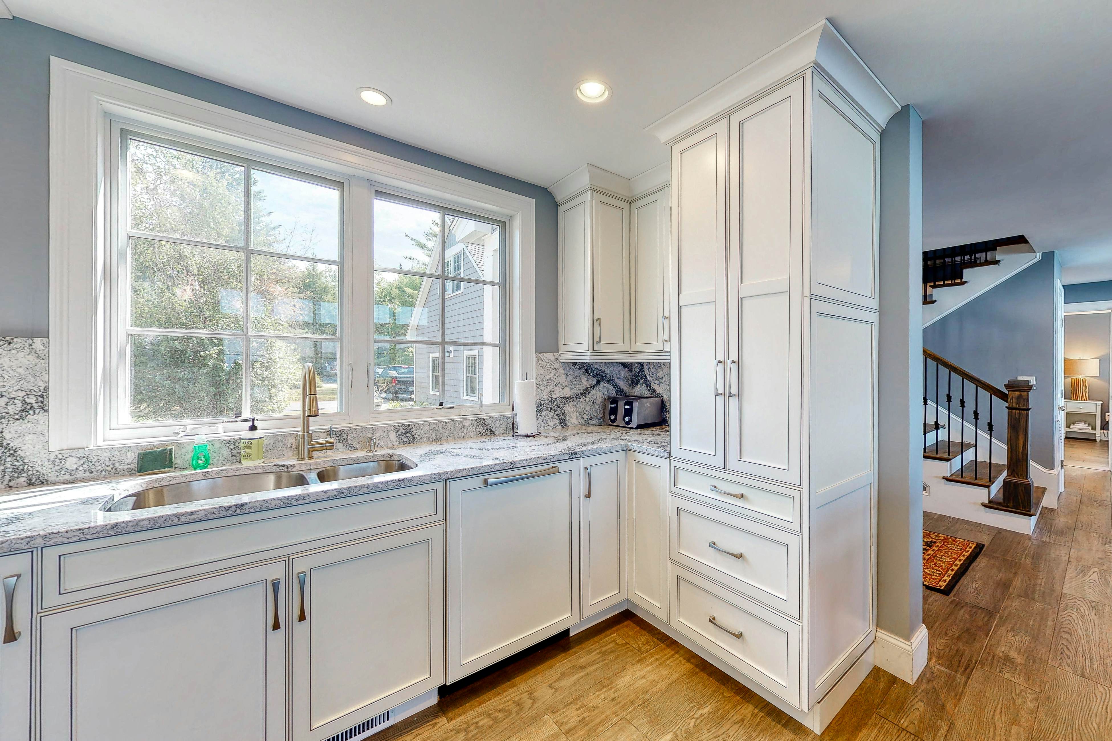 Long Sands Lakefront Home