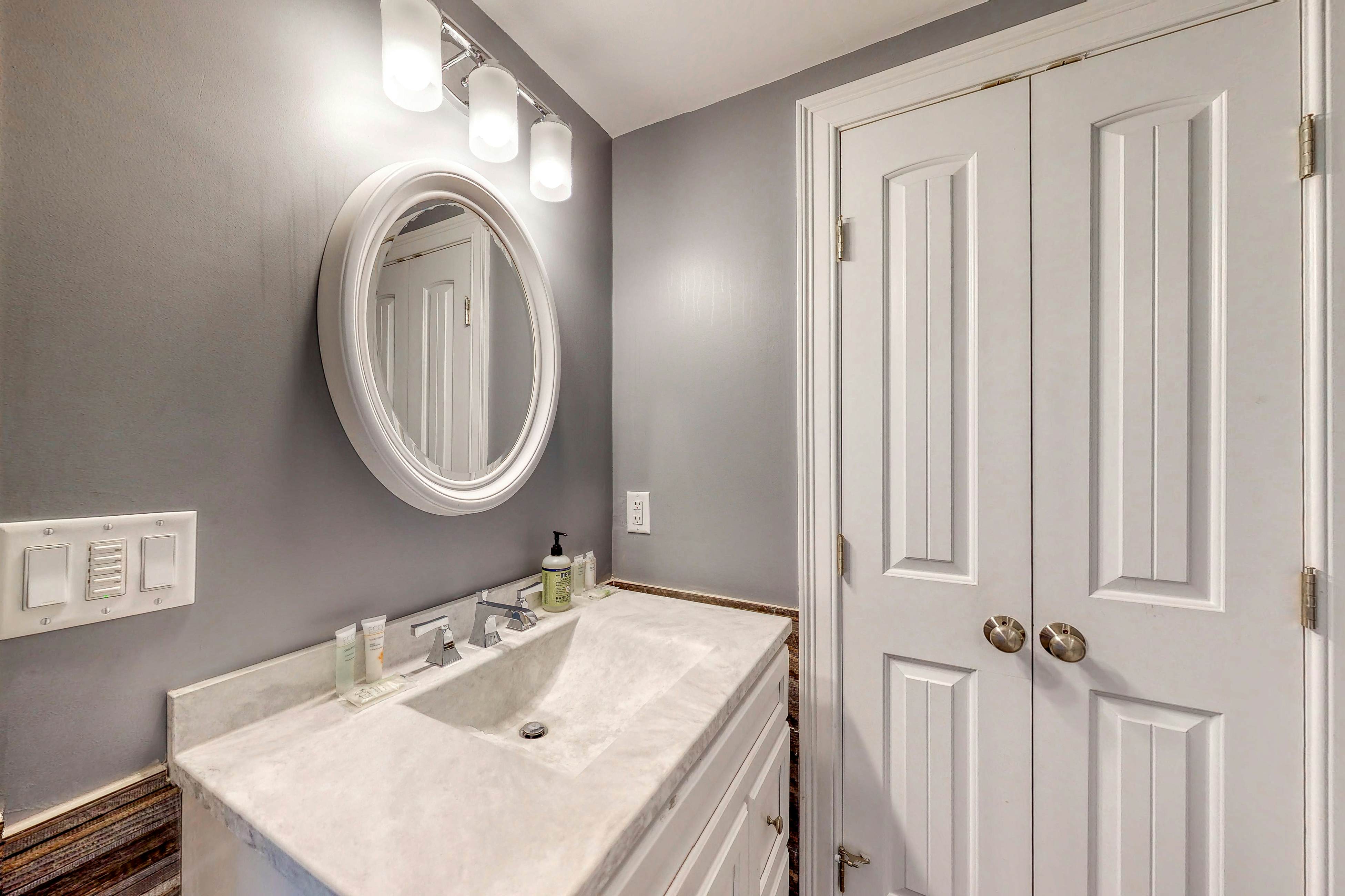 Long Sands Lakefront Home