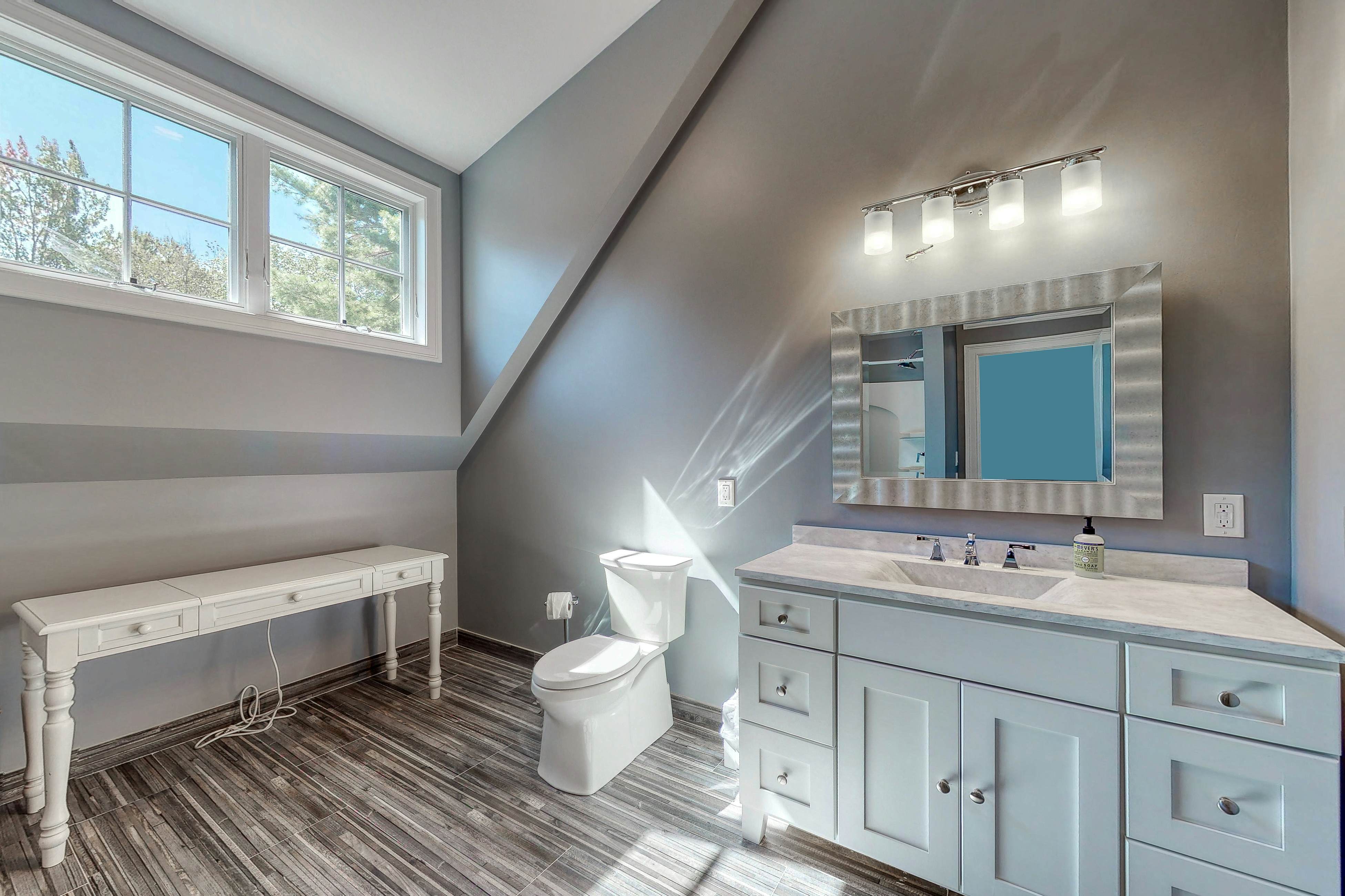 Long Sands Lakefront Home