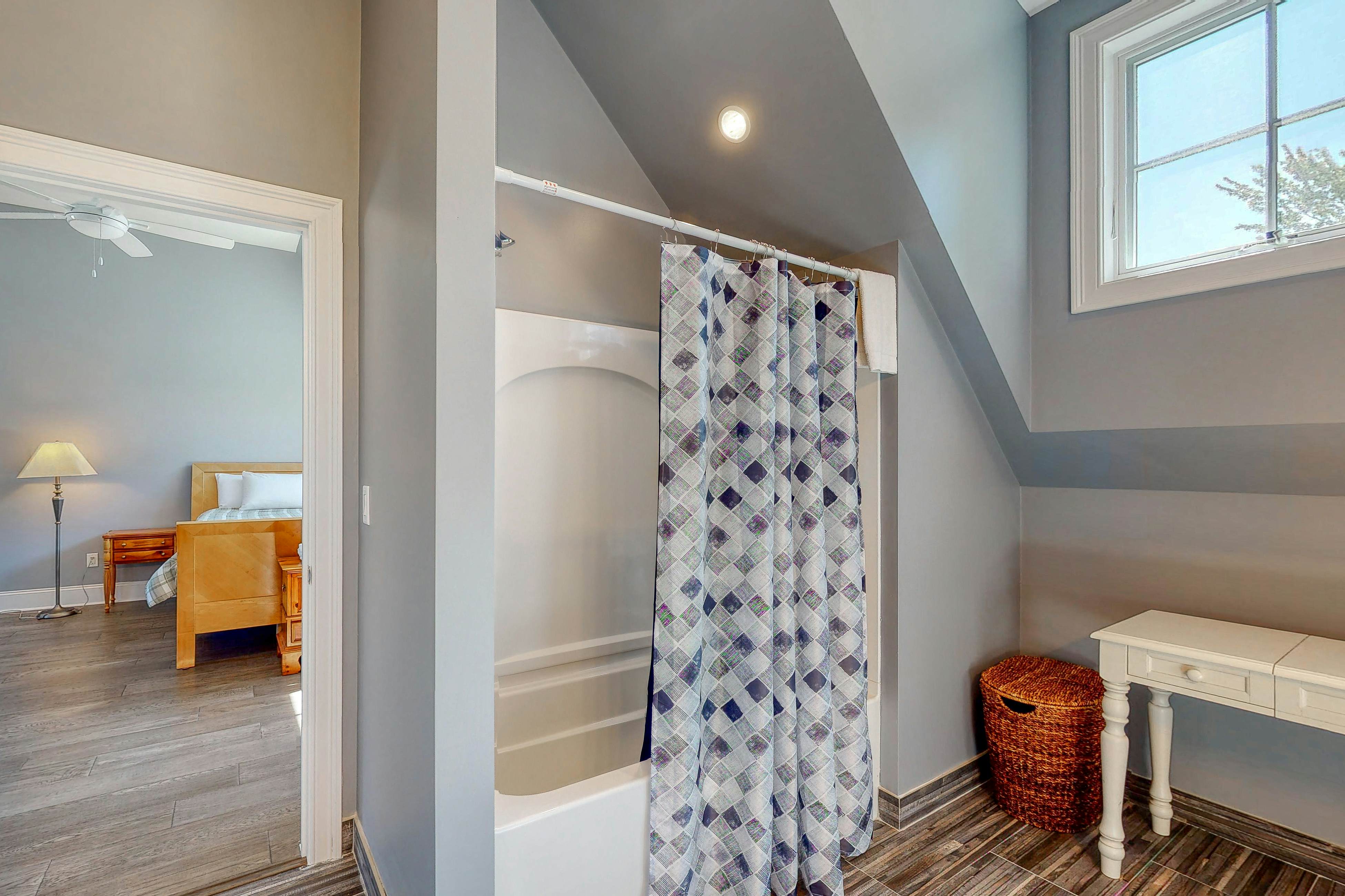 Long Sands Lakefront Home