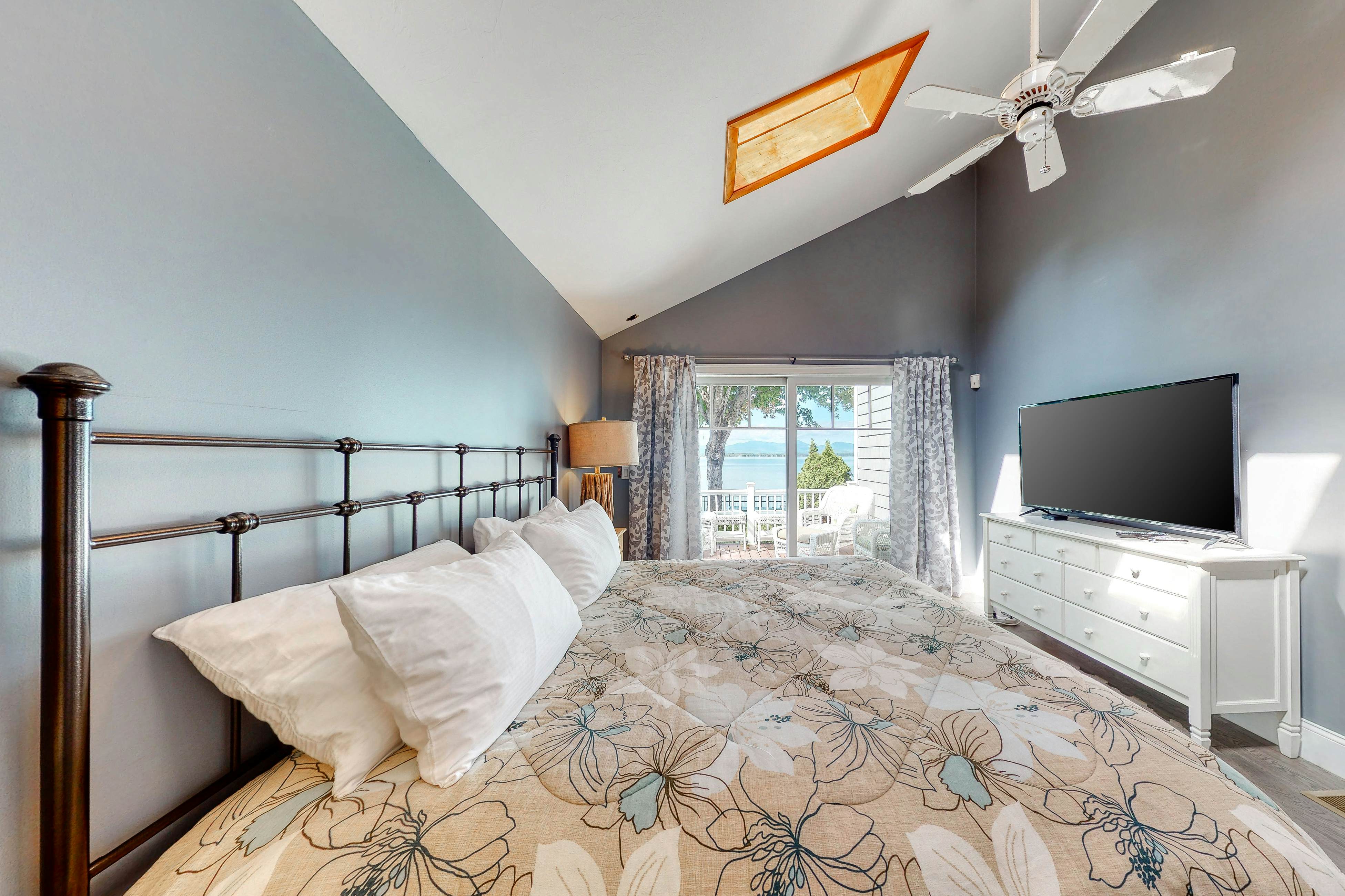 Long Sands Lakefront Home