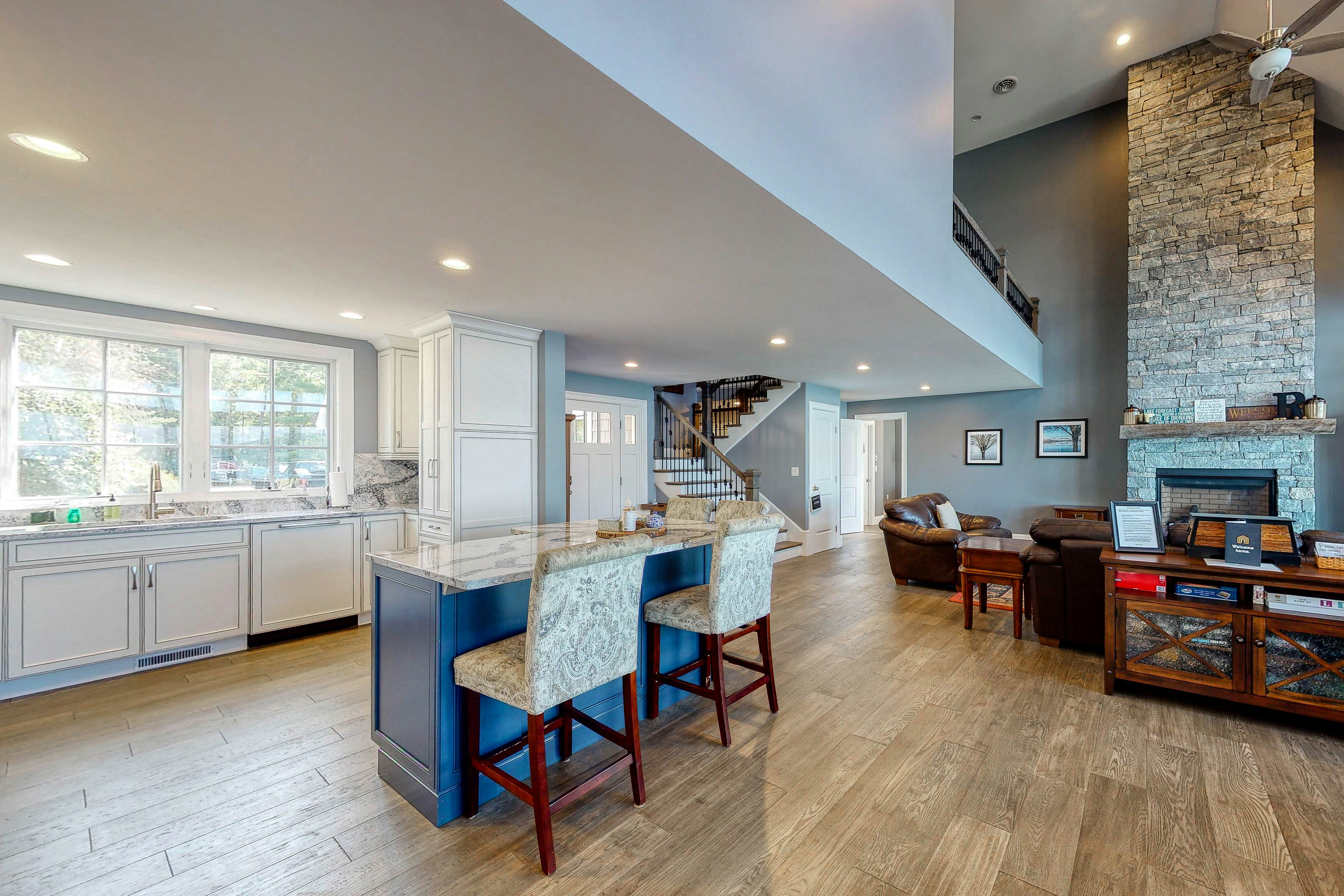 Long Sands Lakefront Home