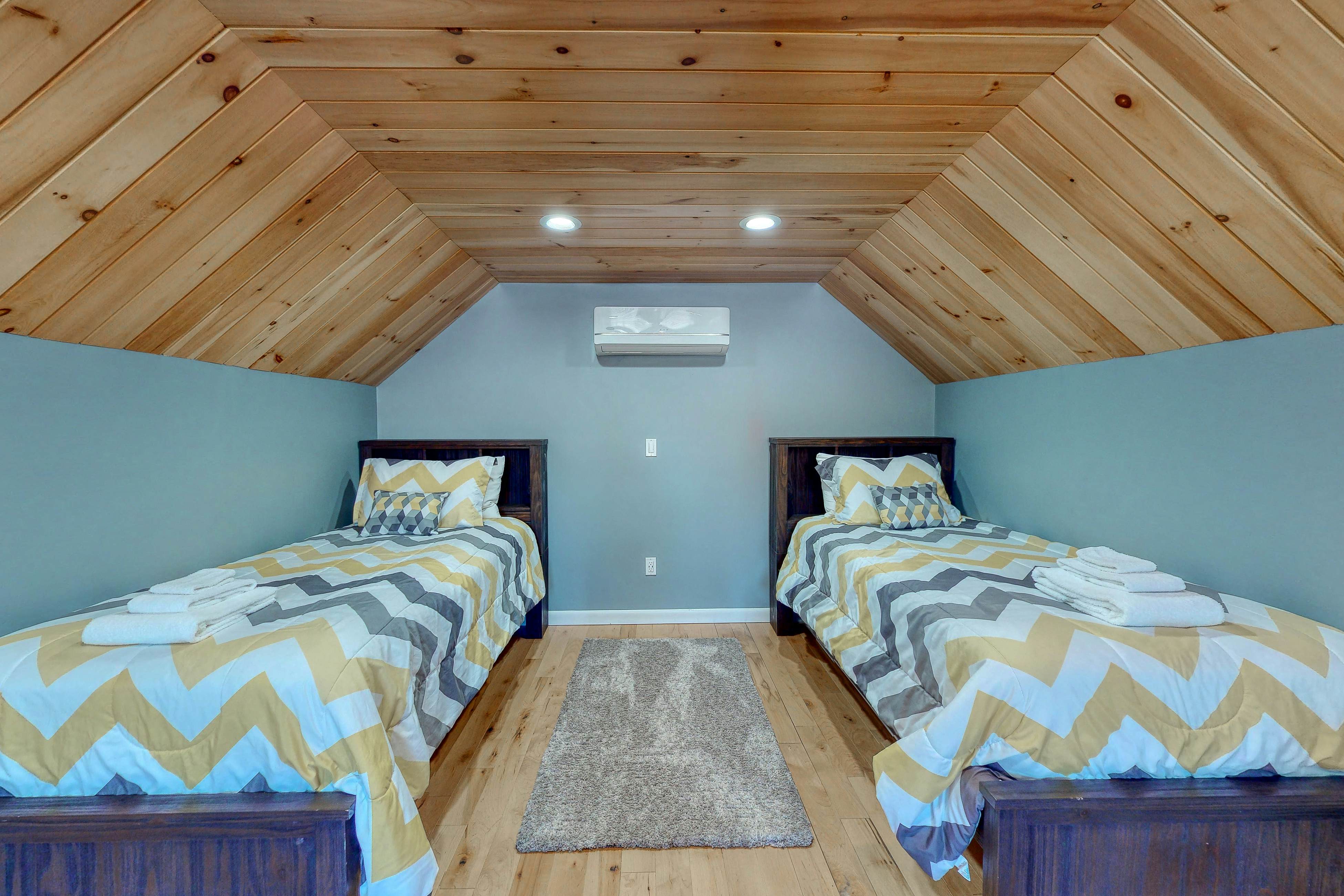 Long Sands Lakefront Home