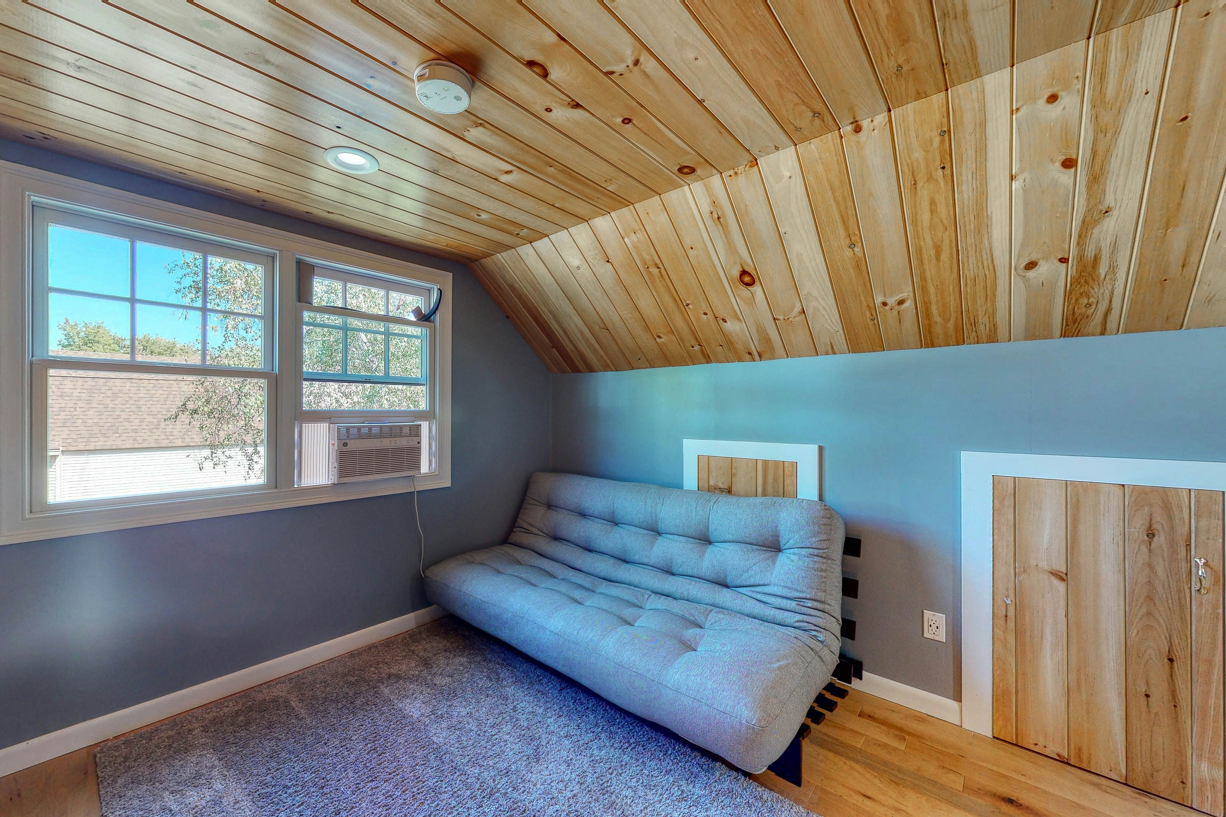 Long Sands Lakefront Home