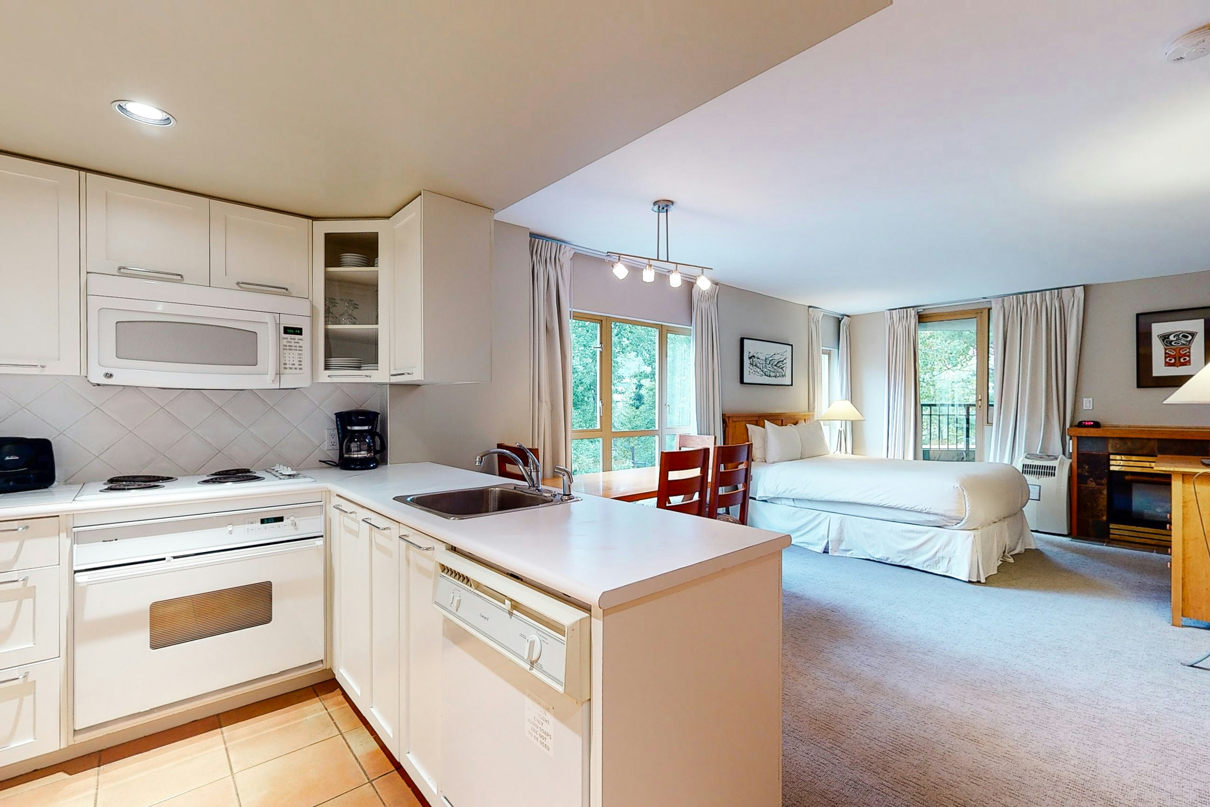 Whistler Peak Lodge 306