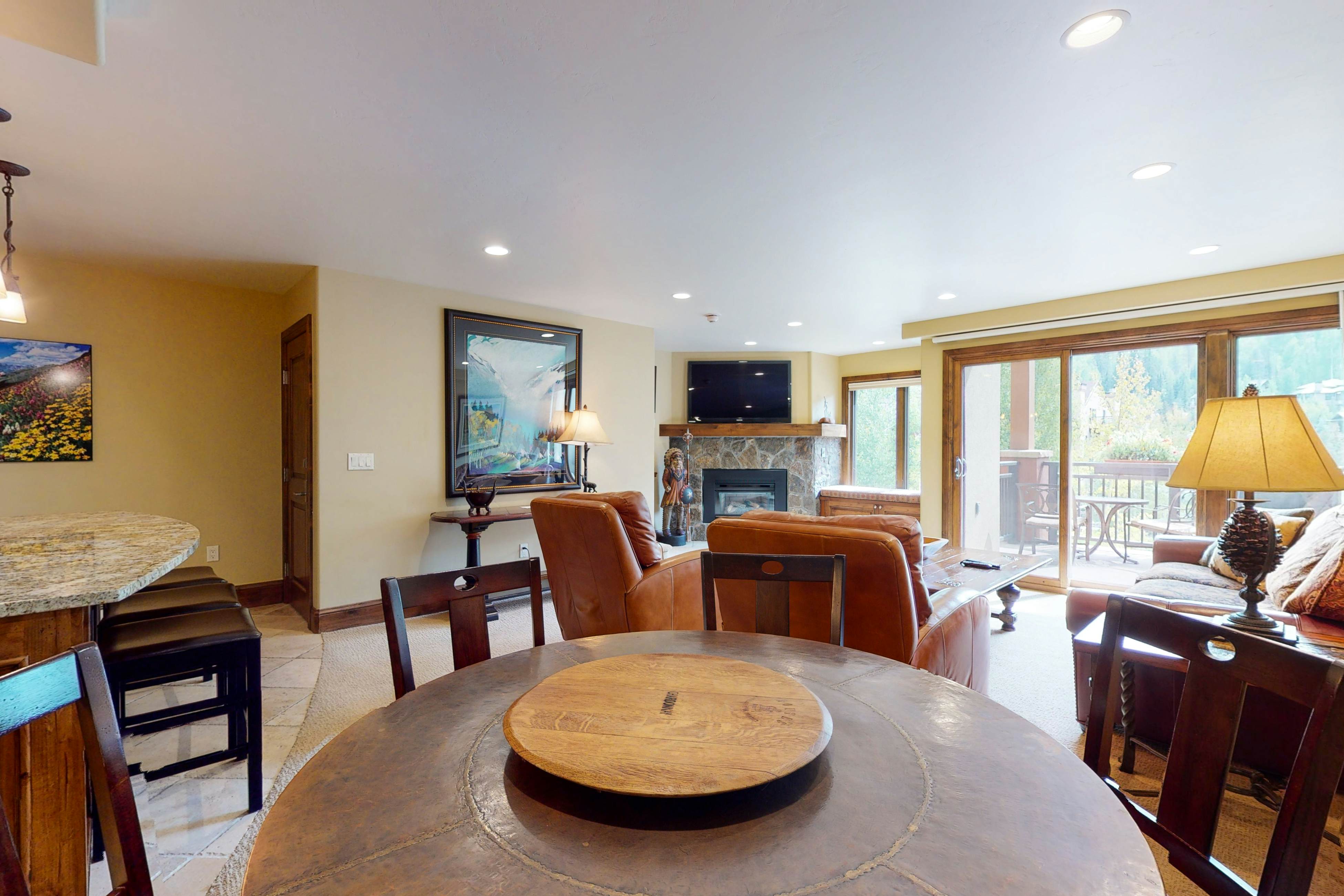 Lion Square Lodge North 386