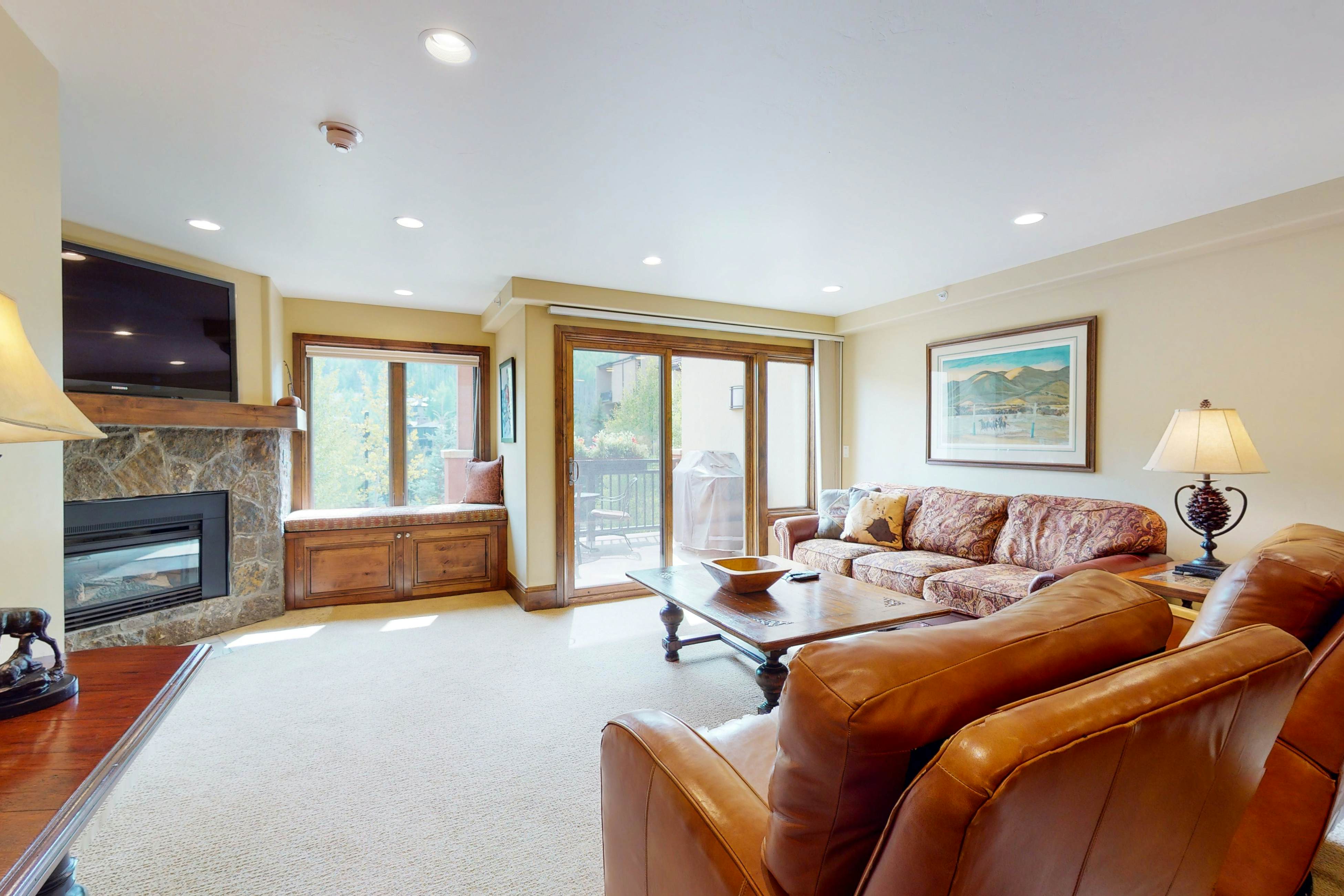 Lion Square Lodge North 386