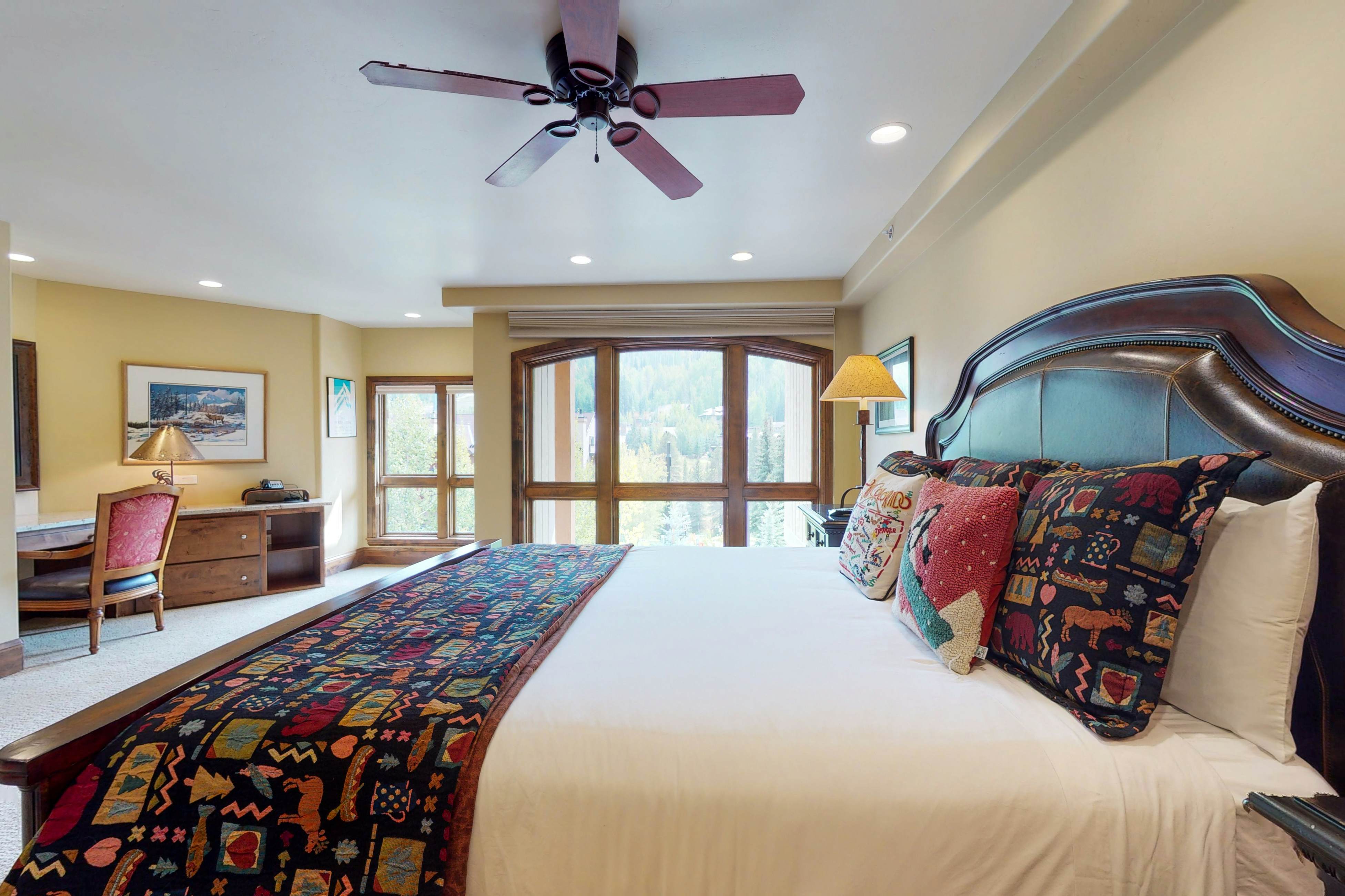 Lion Square Lodge North 386