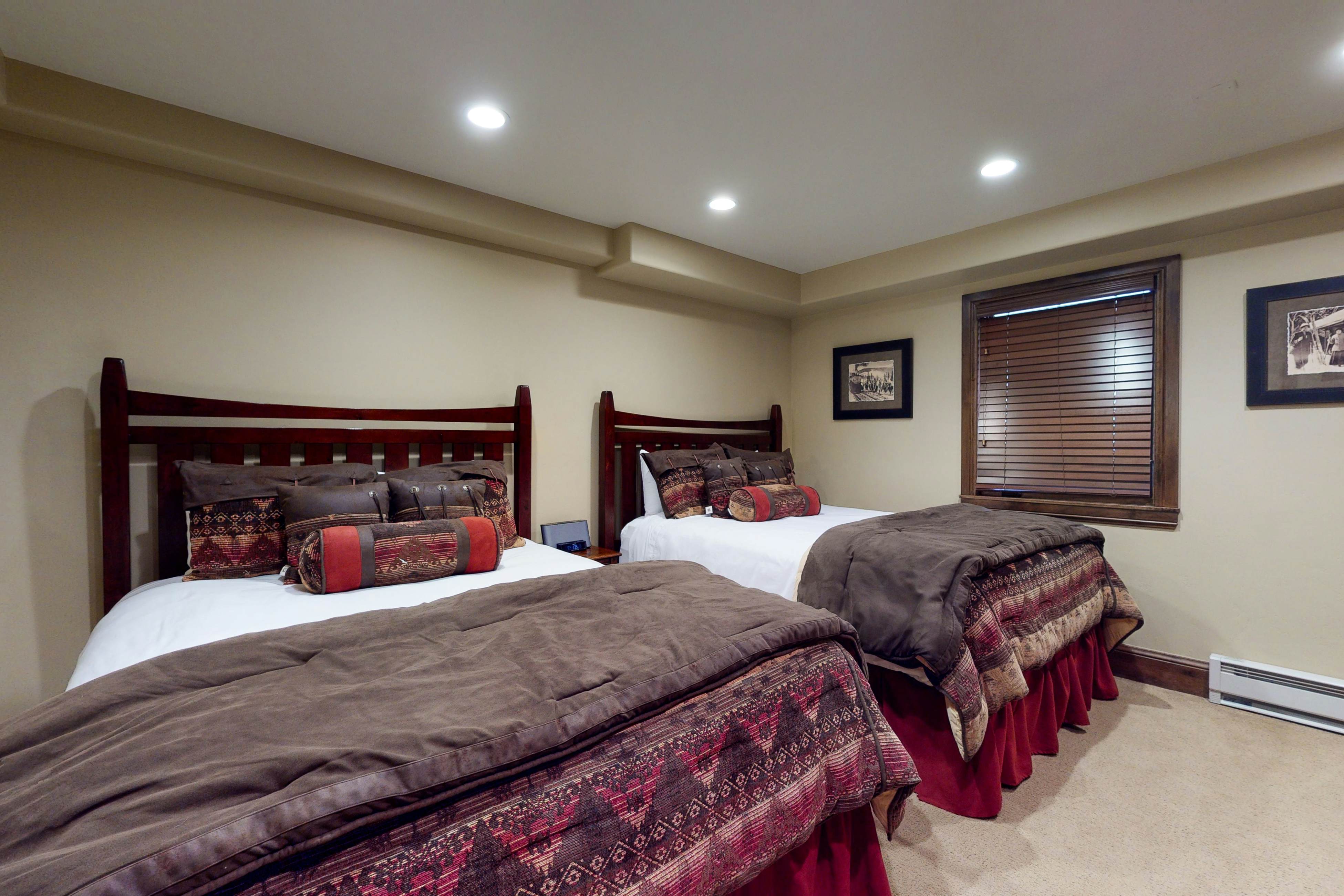 Lion Square Lodge North 386