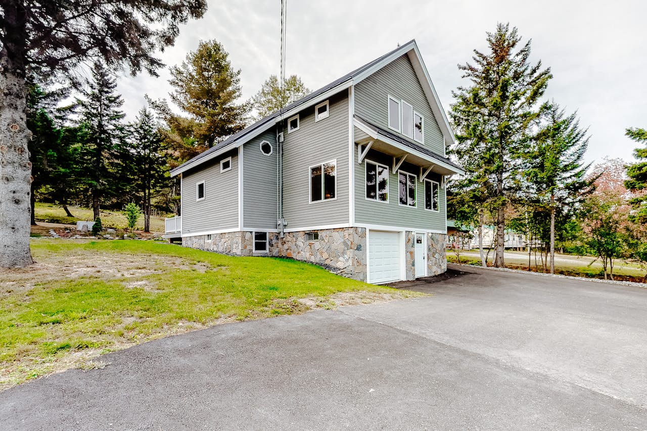 Moose River Lookout 3 BD Rockwood, ME Vacation Rental Vacasa