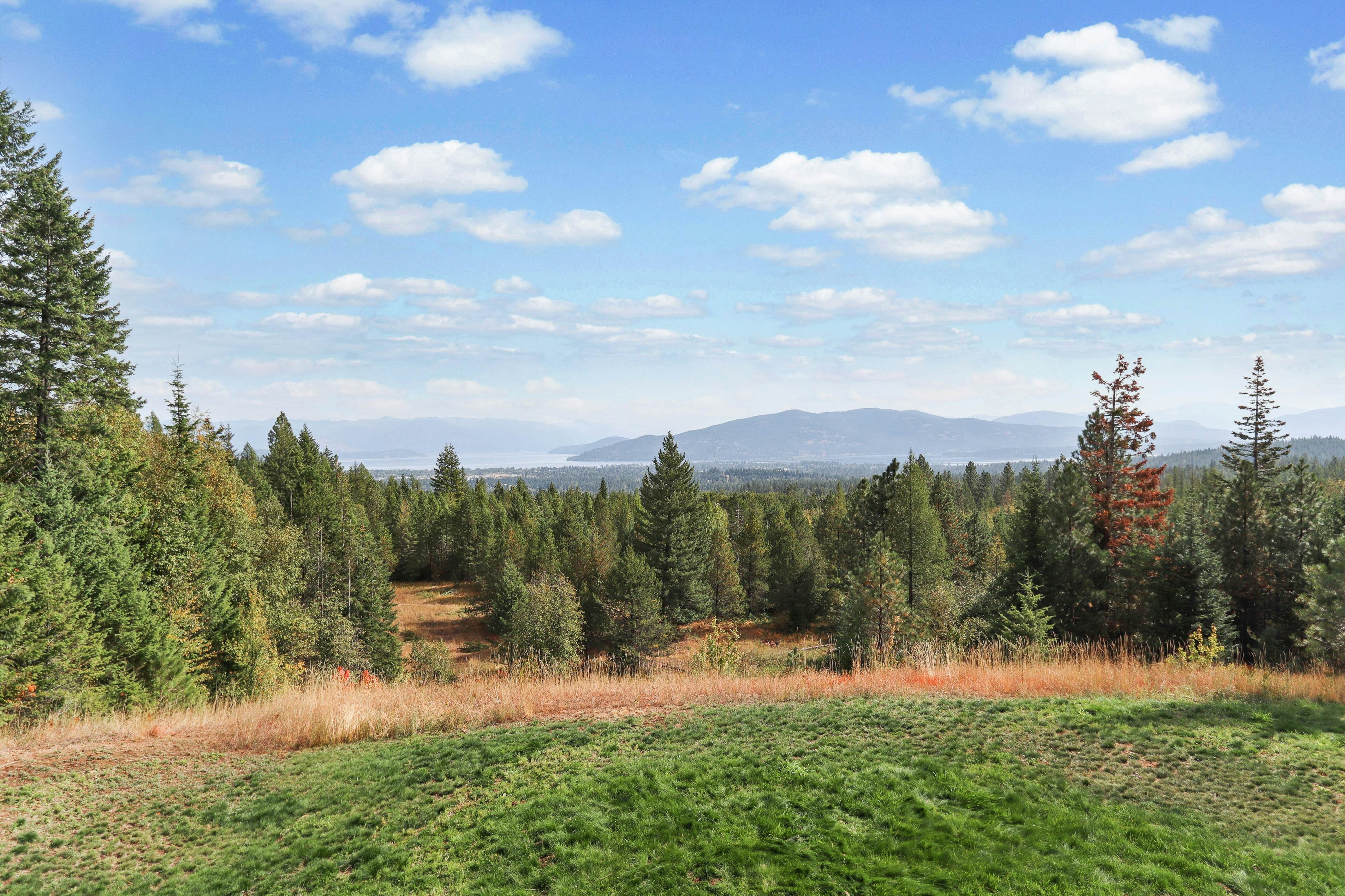 Lakeview Home on acreage with Hot Tub