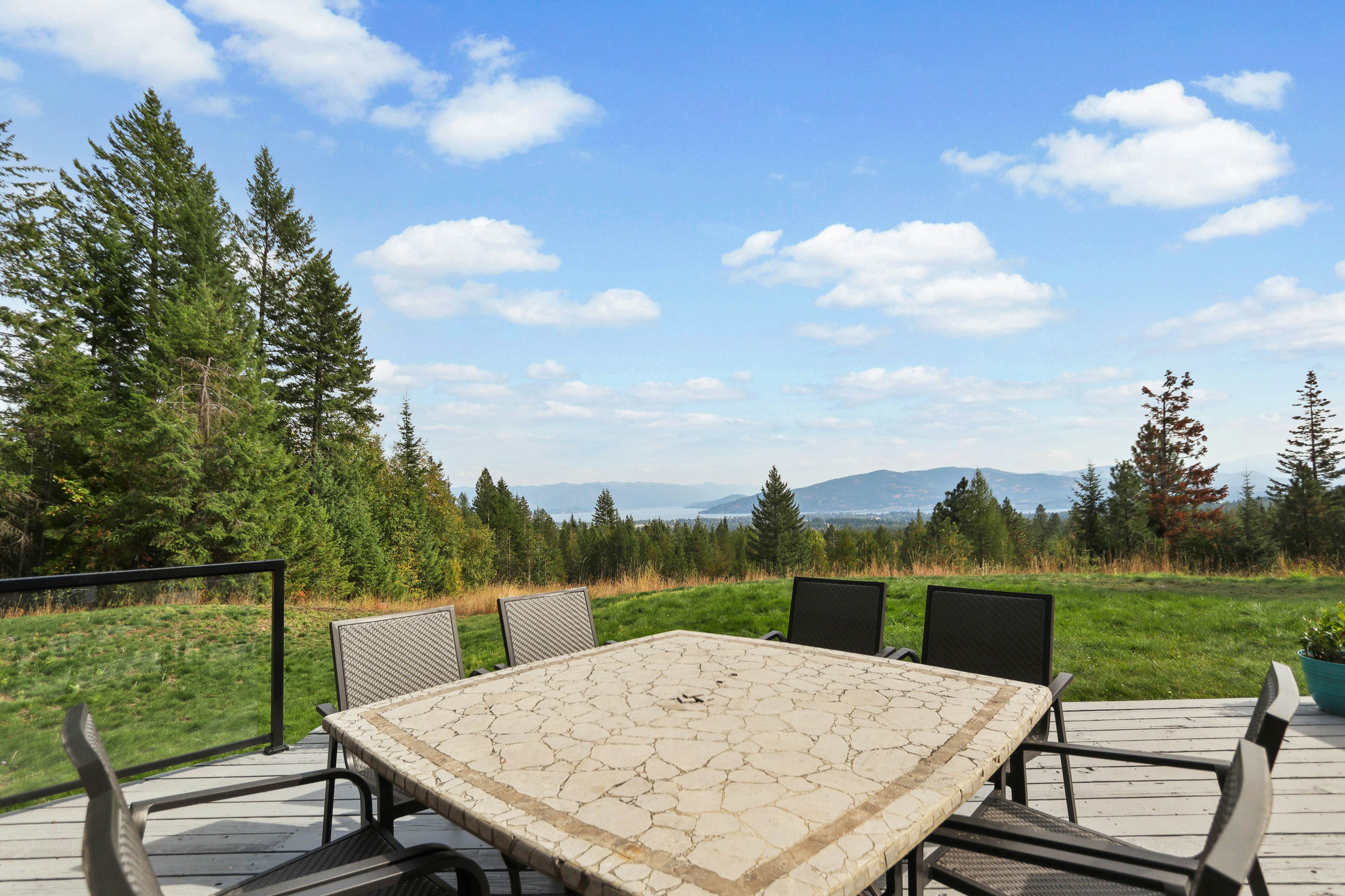 Lakeview Home on acreage with Hot Tub