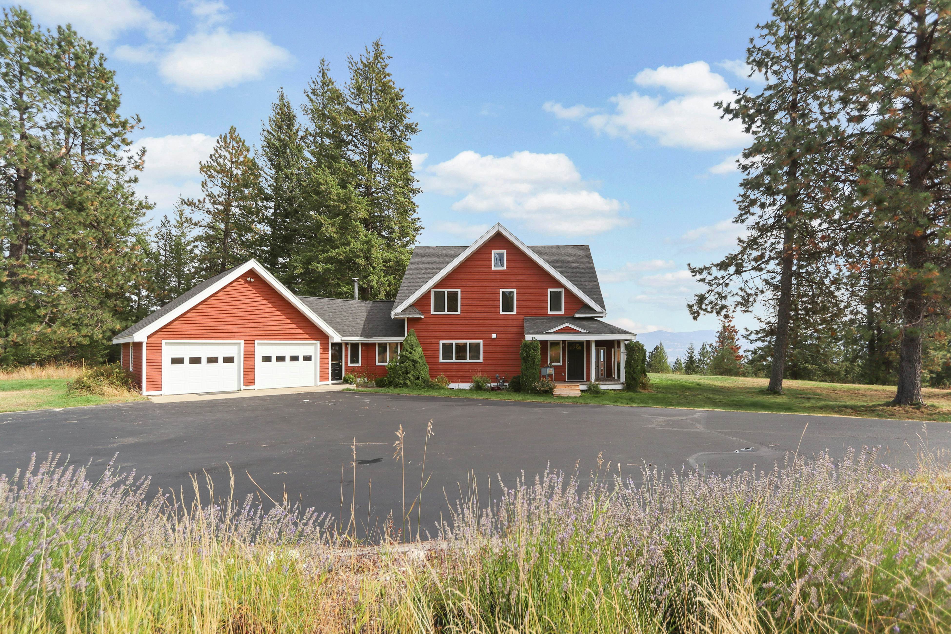 Lakeview Home on acreage with Hot Tub