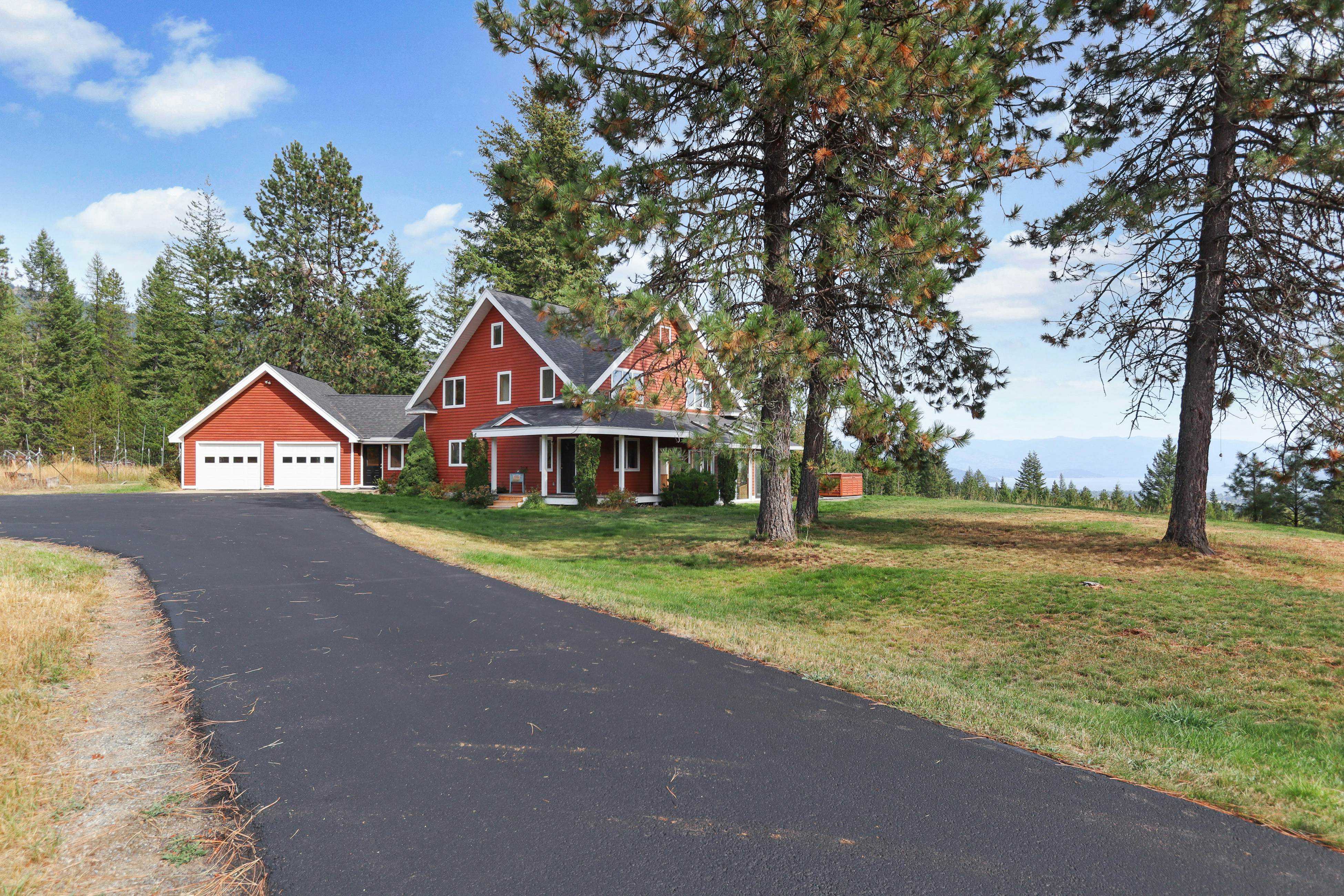 Lakeview Home on acreage with Hot Tub