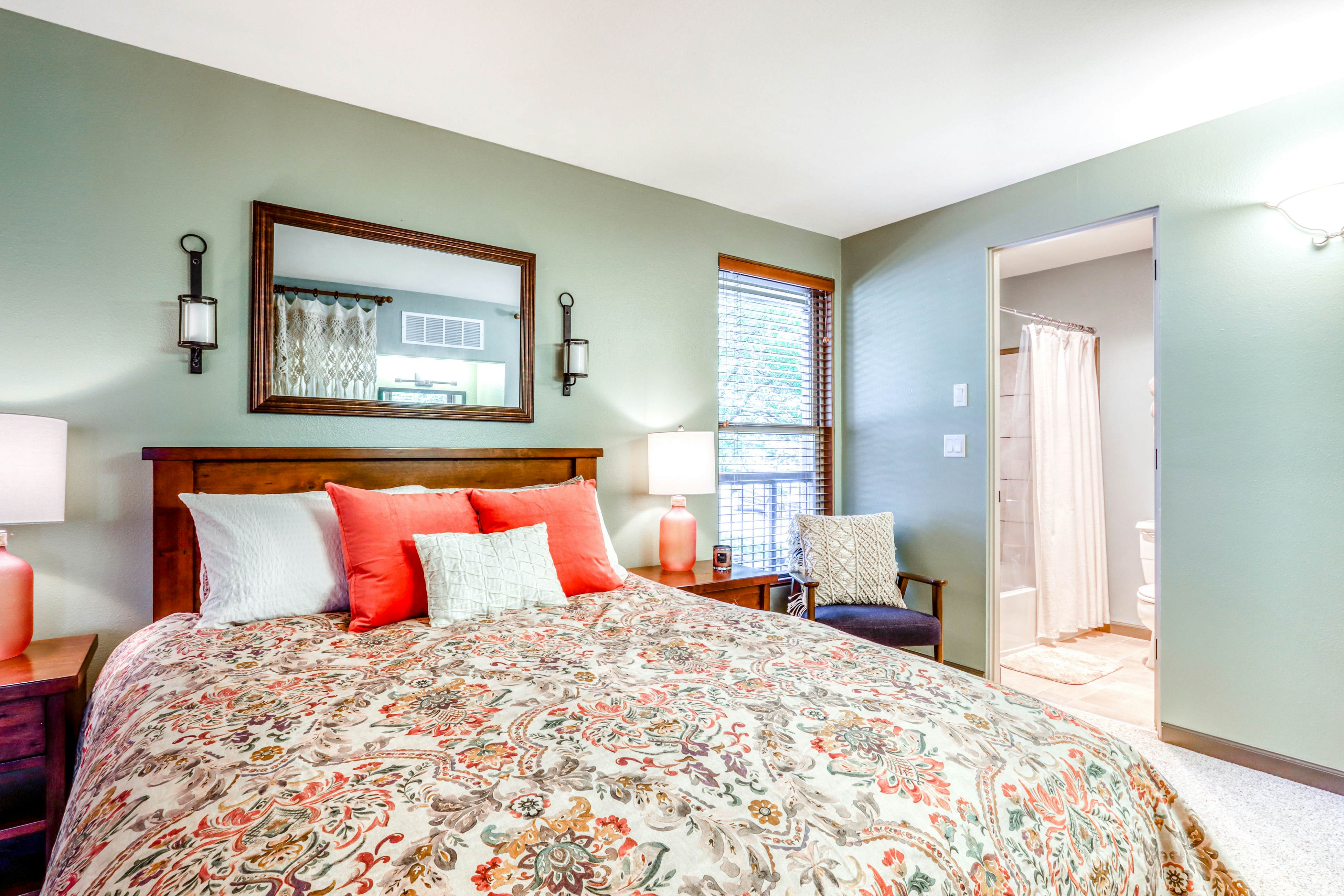 Seventh Mountain Resort Condo 1 BD Bend, OR Vacation Rental Vacasa