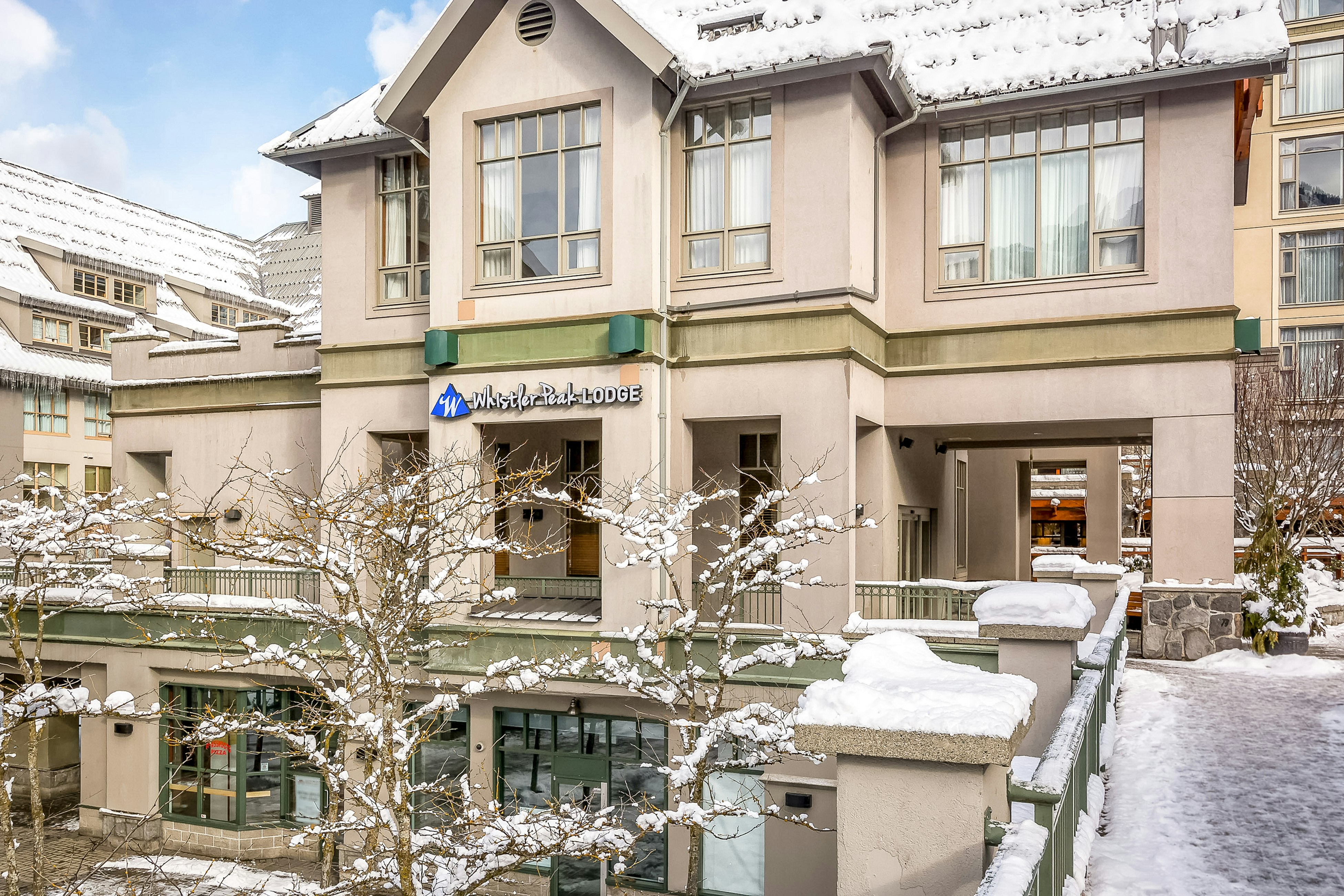 Whistler Peak Lodge 418