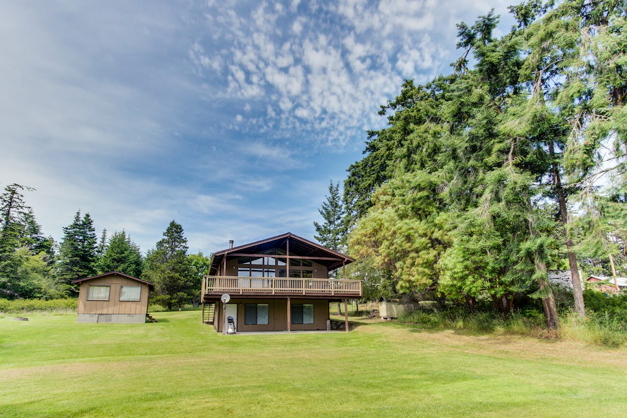 Fisherman Bay Beach House 3 BD Vacation Rental in Lopez Island, WA