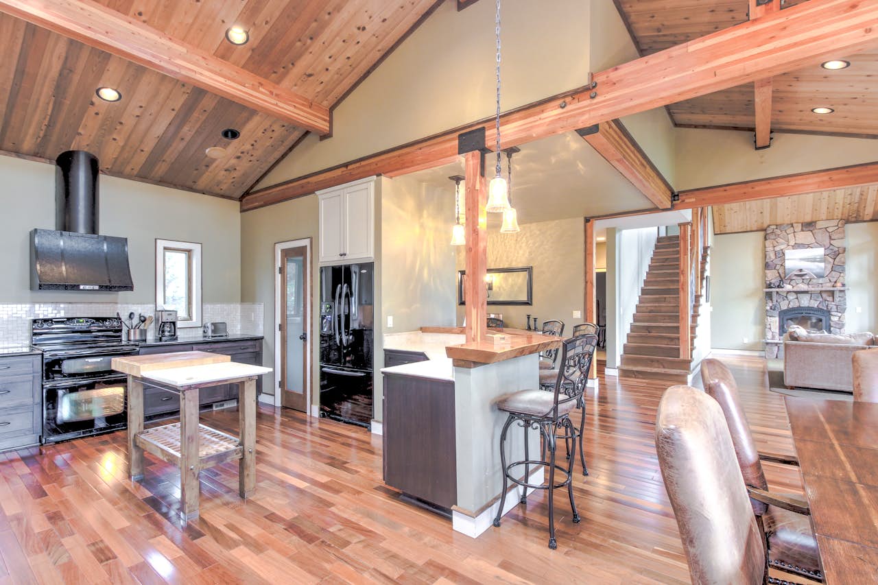 Cascadia Tree House 4 BD Vacation Rental in Washougal, WA Vacasa