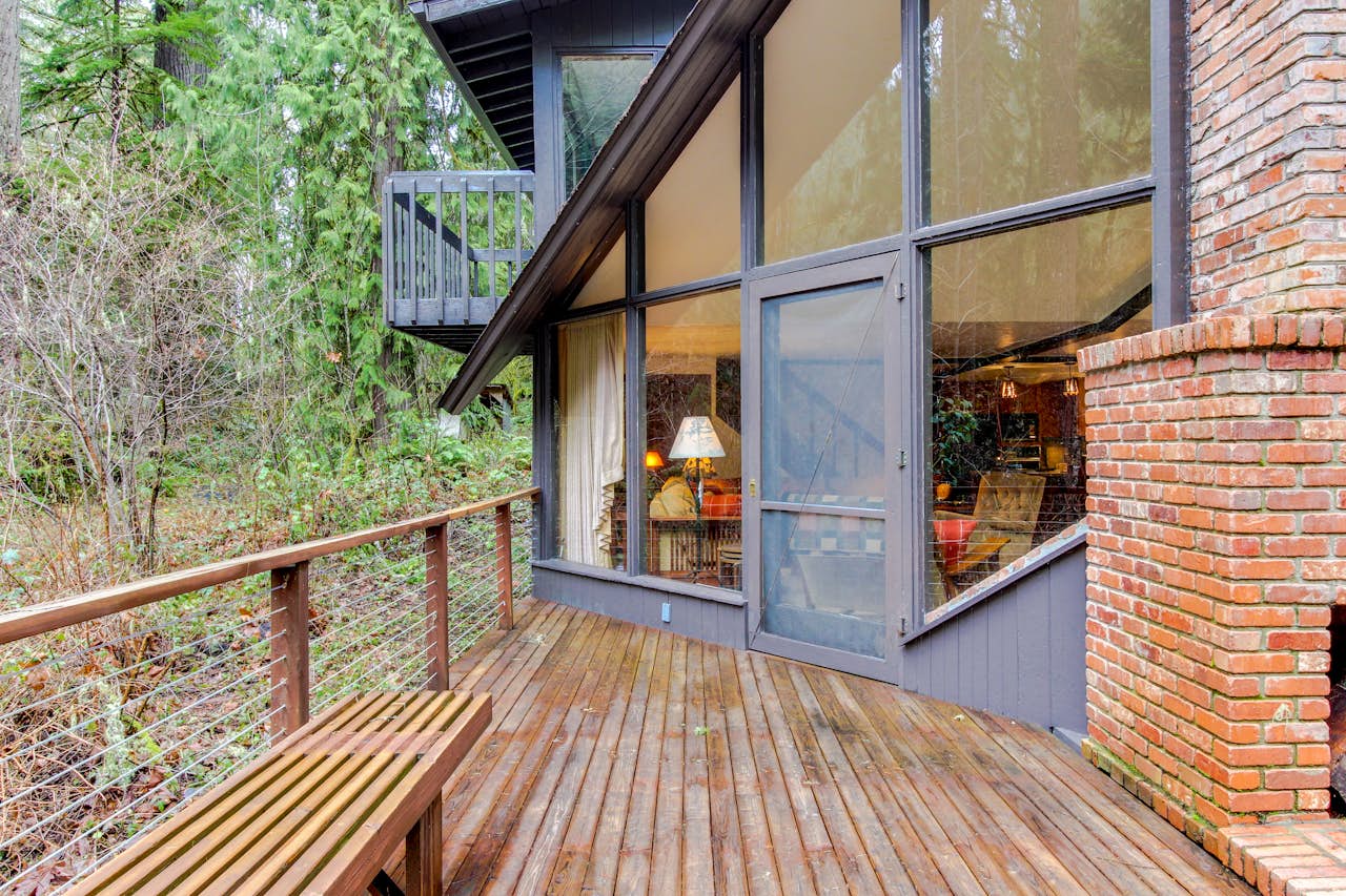 McKenzie River Cabin 5 BD Vacation Rental in Vida, OR Vacasa