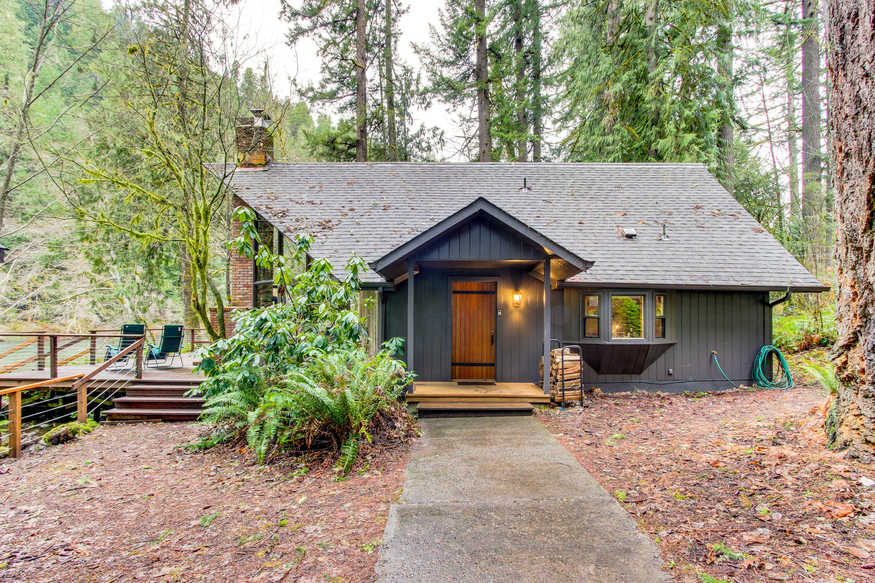 McKenzie River Cabin 5 BD Vida, OR Vacation Rental Vacasa