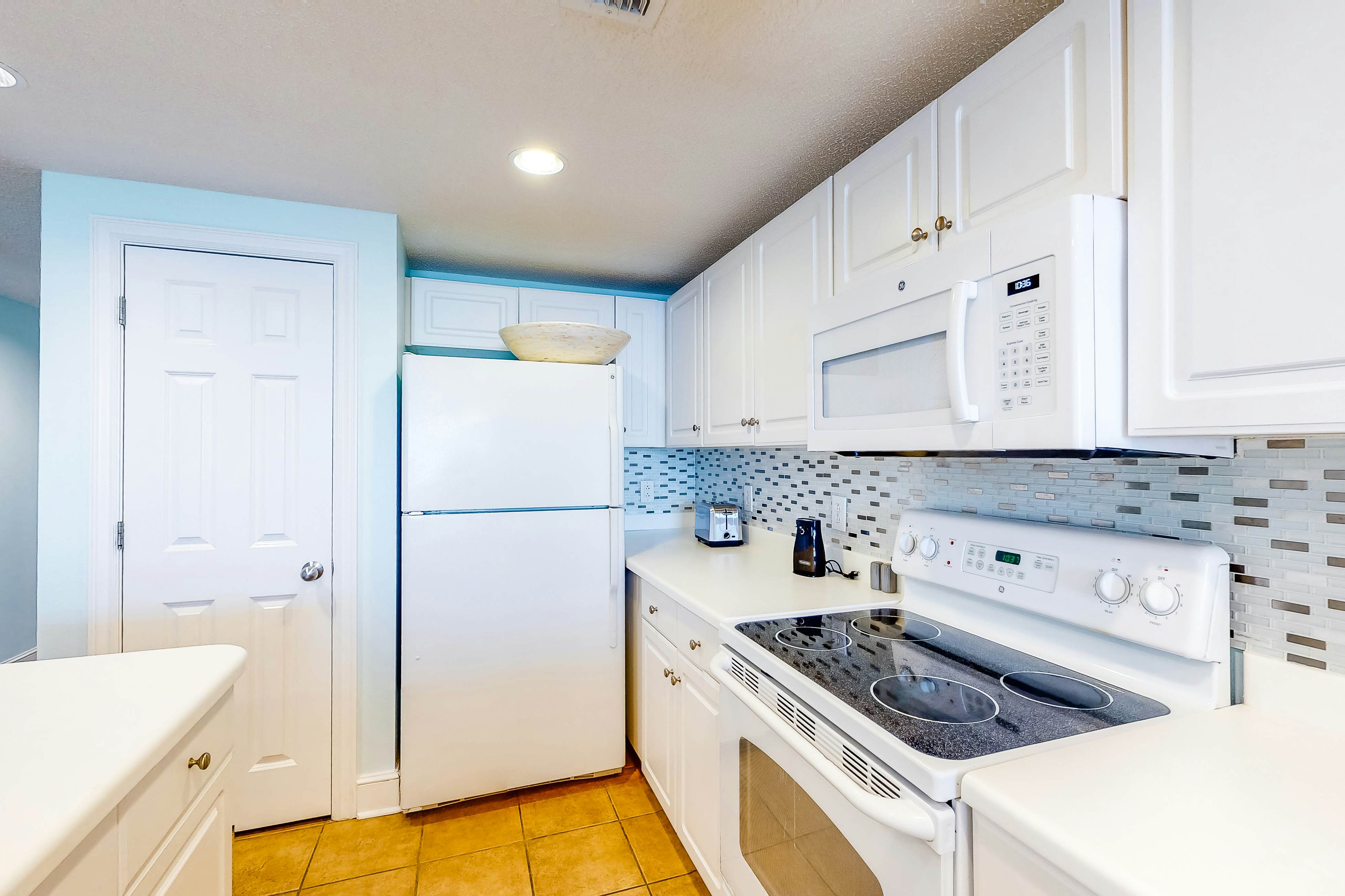 Majestic Beach Resort Tower 2- 1805