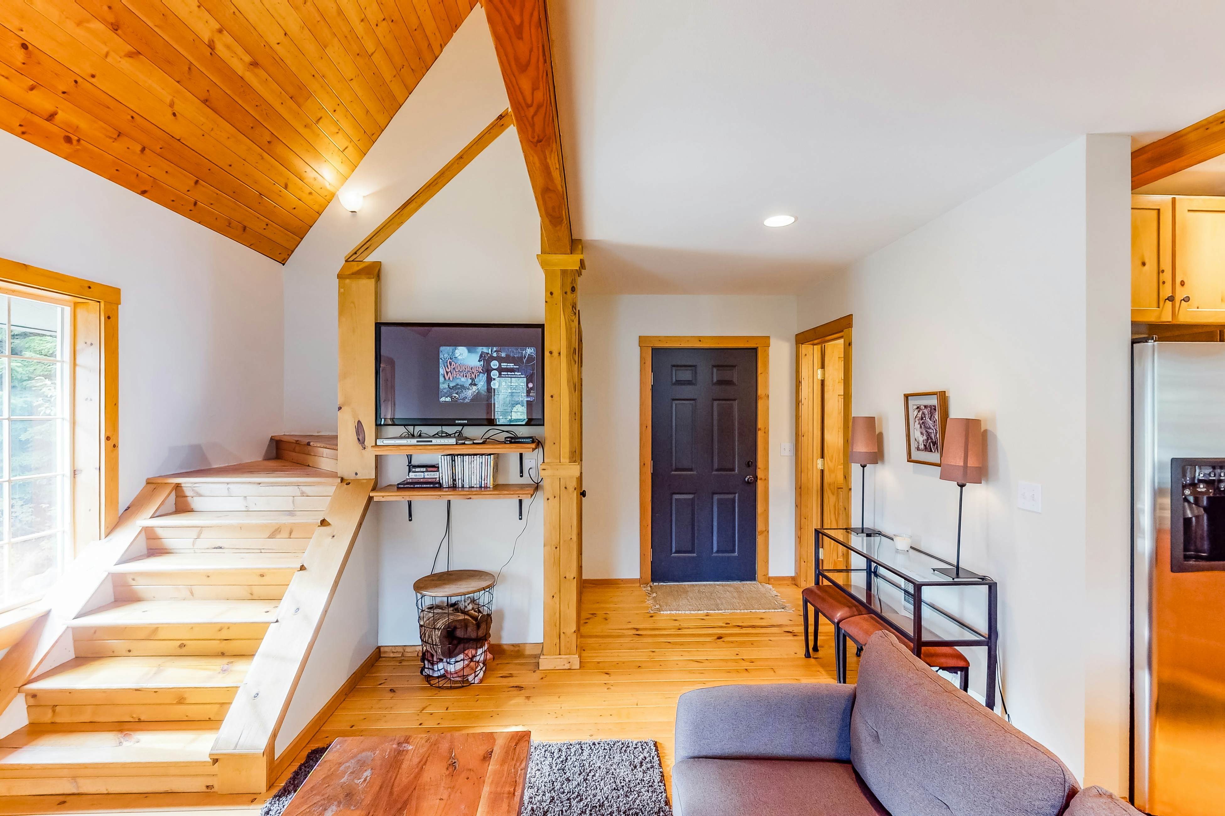 Black Diamond Cabin 2 BD Snoqualmie Pass, WA Vacation Rental Vacasa