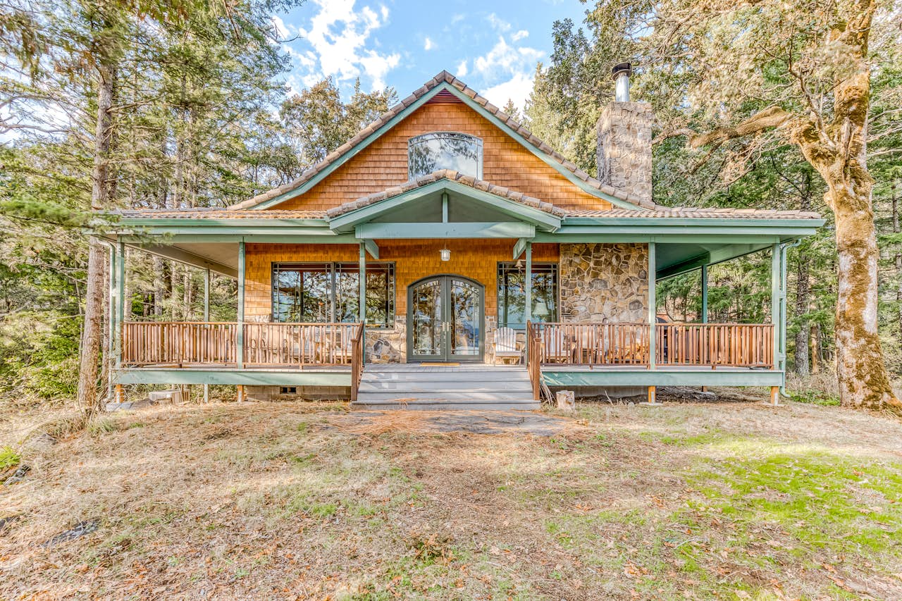 Riverglen on the Columbia 2 BD Vacation Rental in Stevenson, WA Vacasa