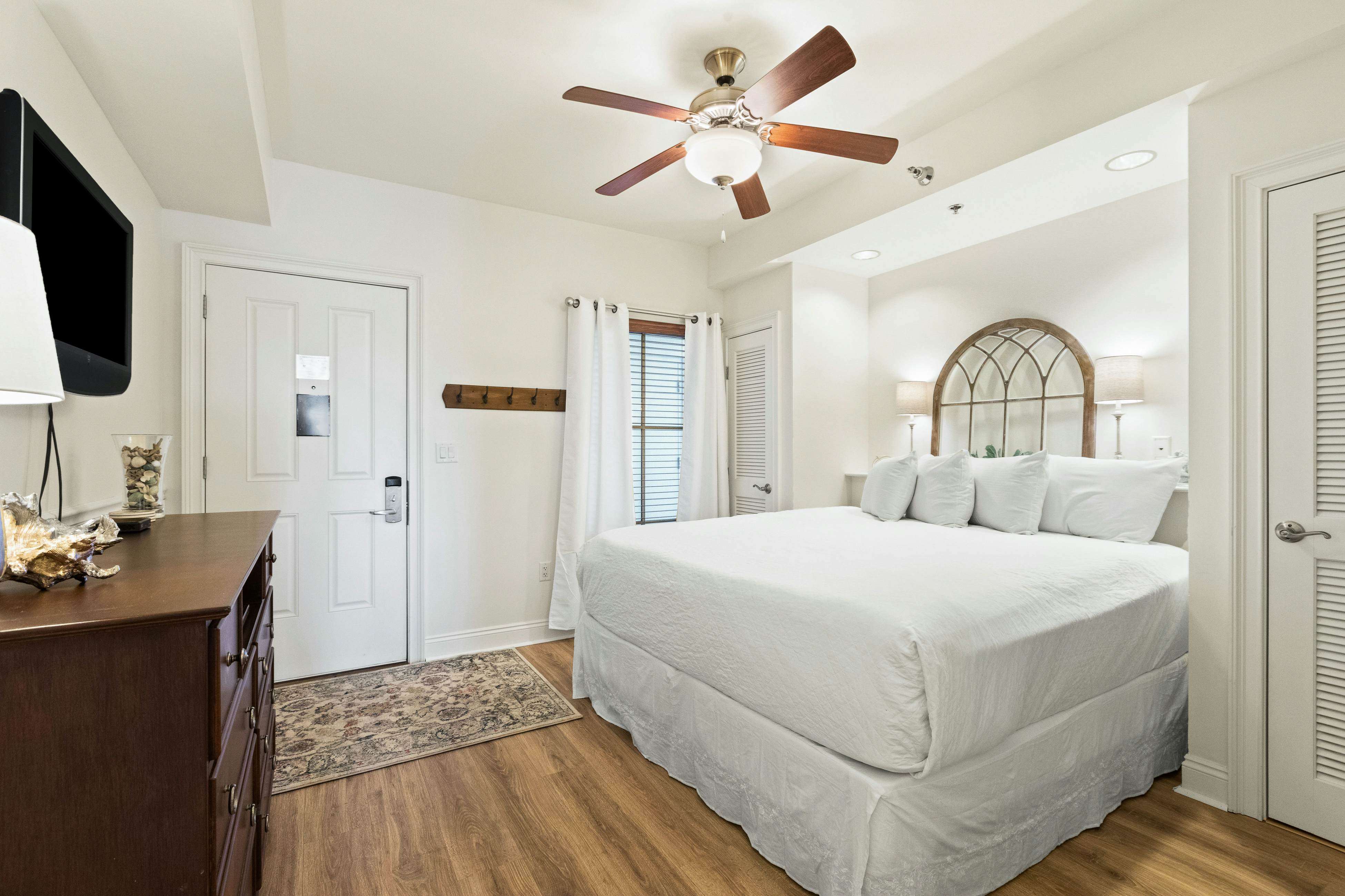 Carillon Beach Inn 402