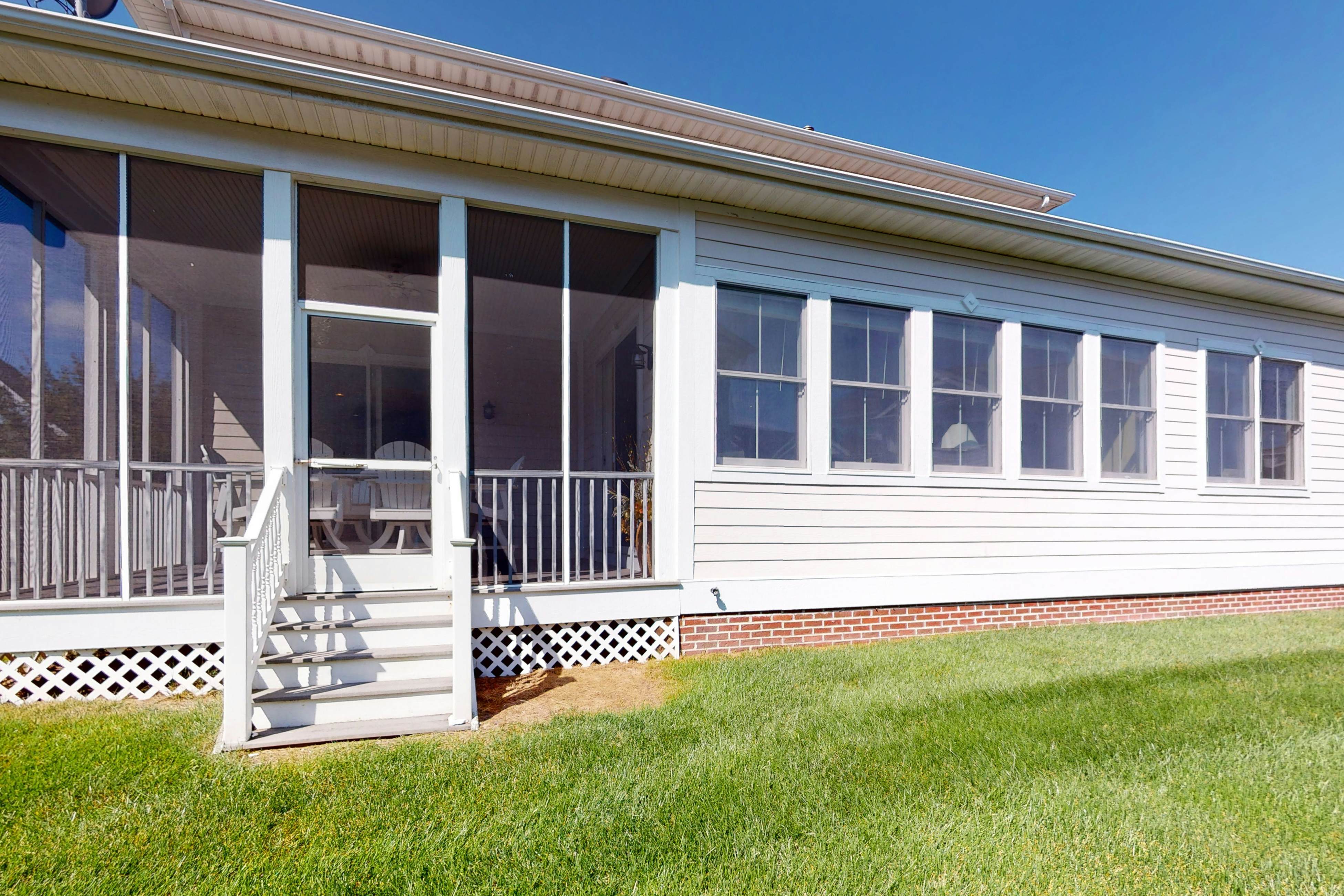 Bayside Resort - 11655 Resort Dr