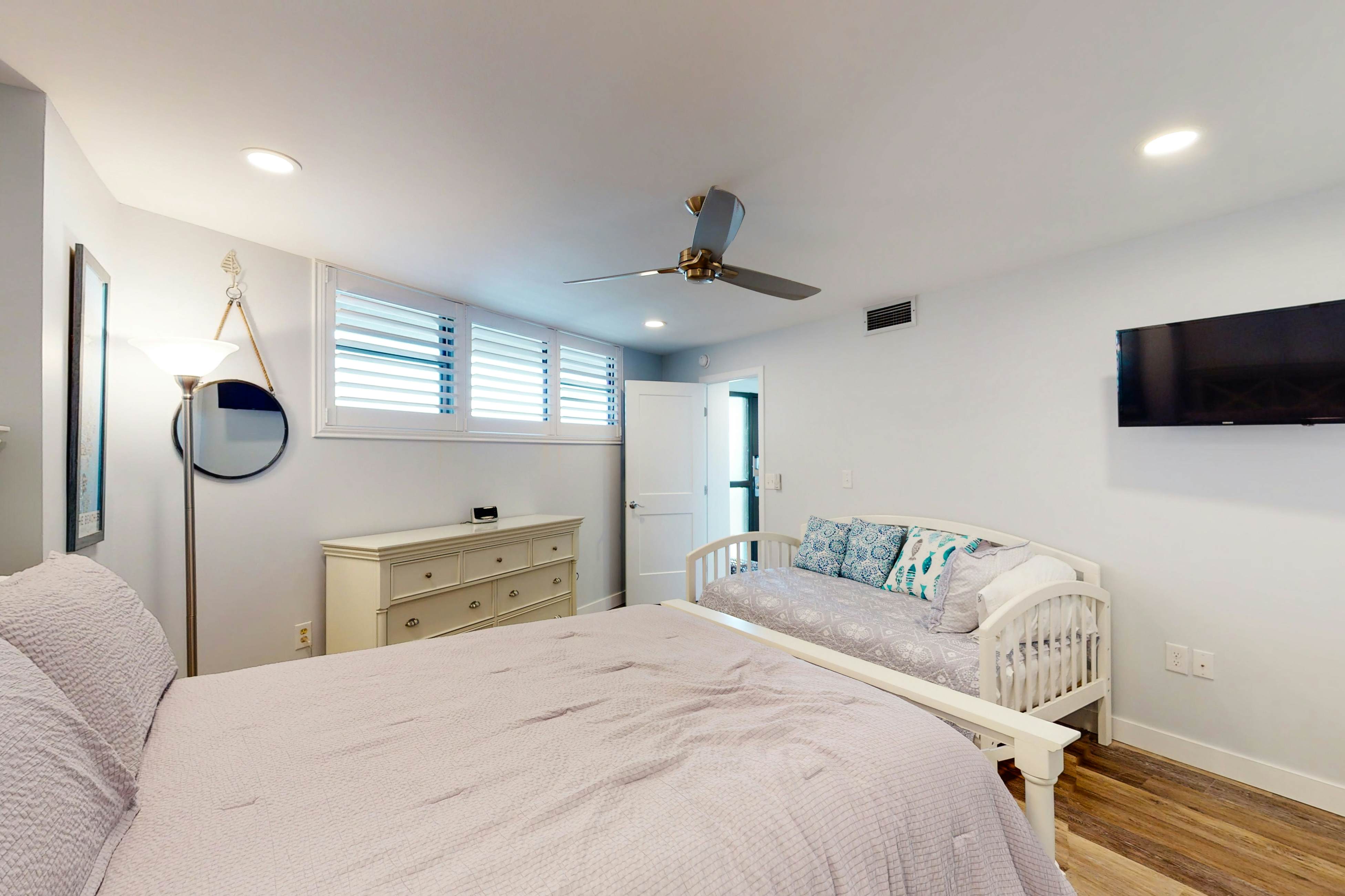 Sea Colony - 1105S Edgewater House Rd