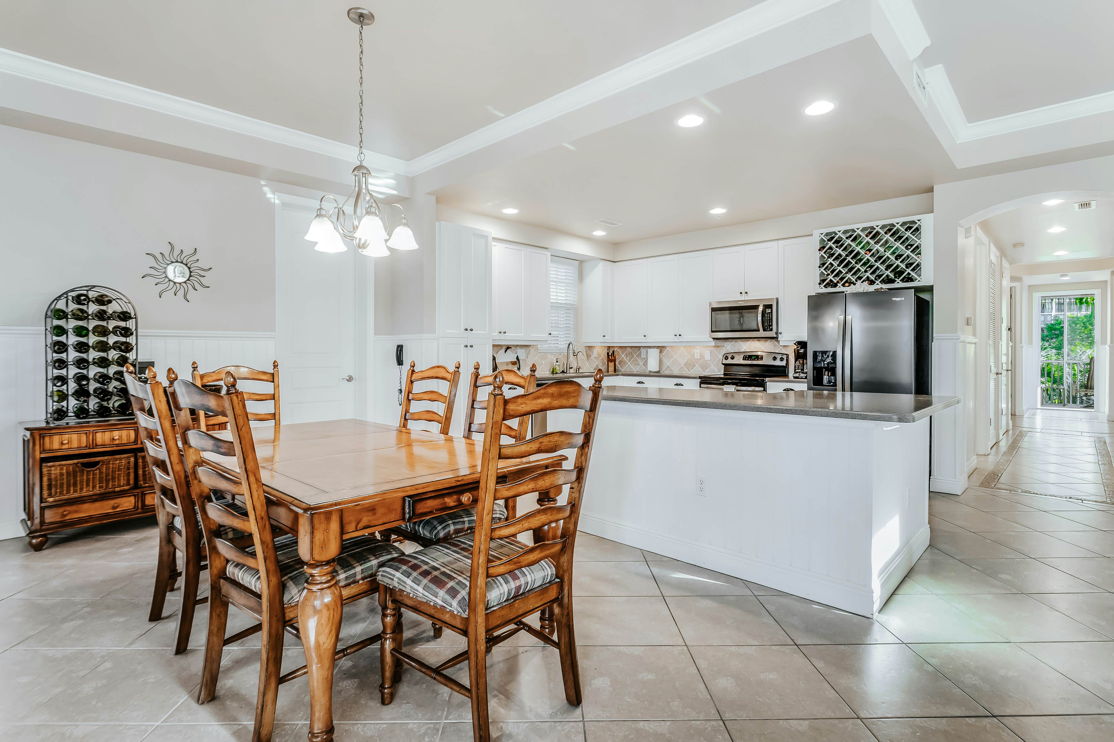 Whitecap Condo Beach View Splendor