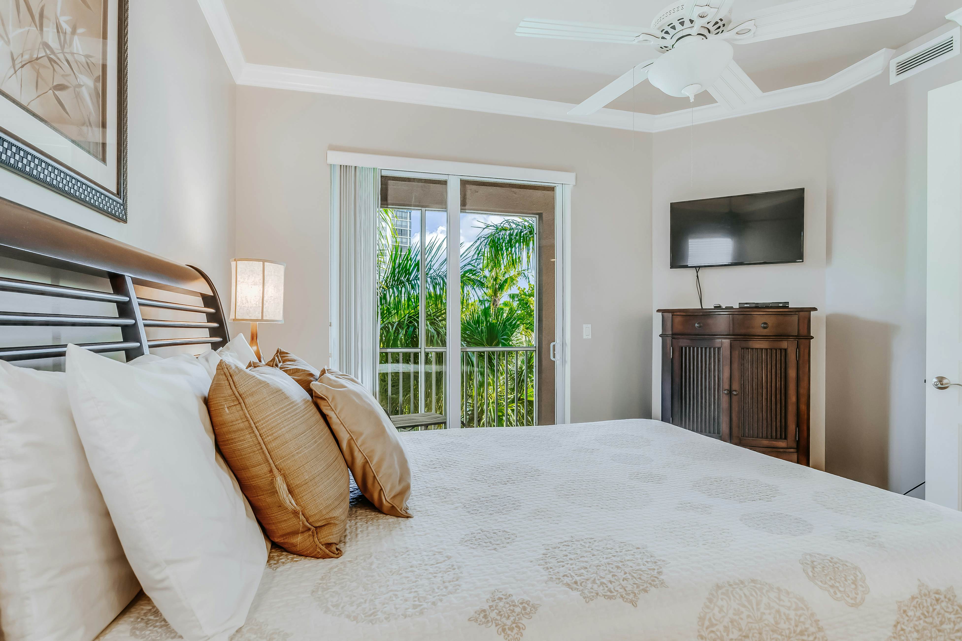 Whitecap Condo Beach View Splendor 3 BD Fort Myers Beach, FL Vacation Rental Vacasa